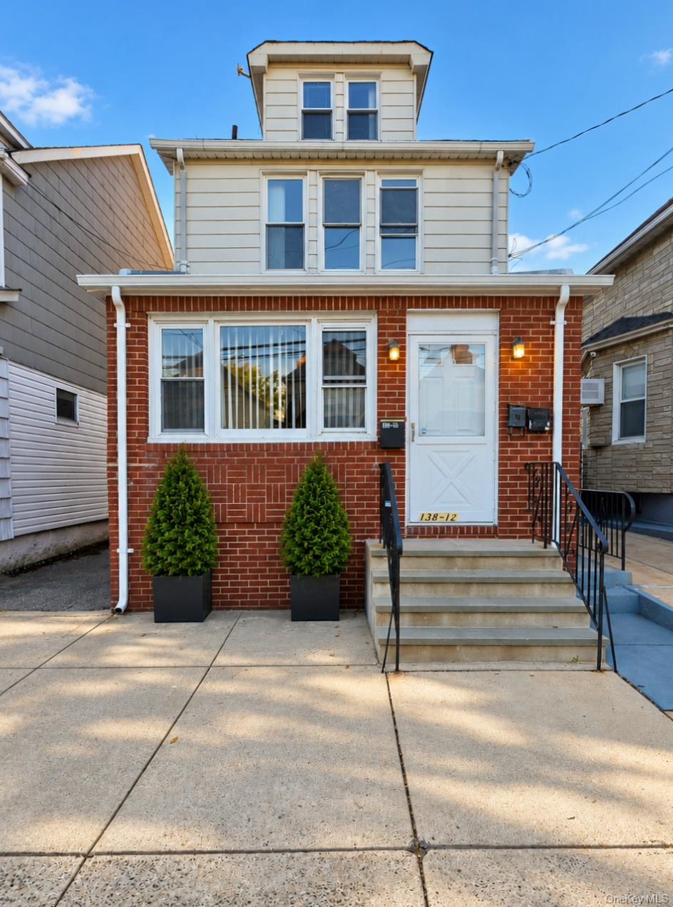 138-12 Whitelaw Street Property Photo 1