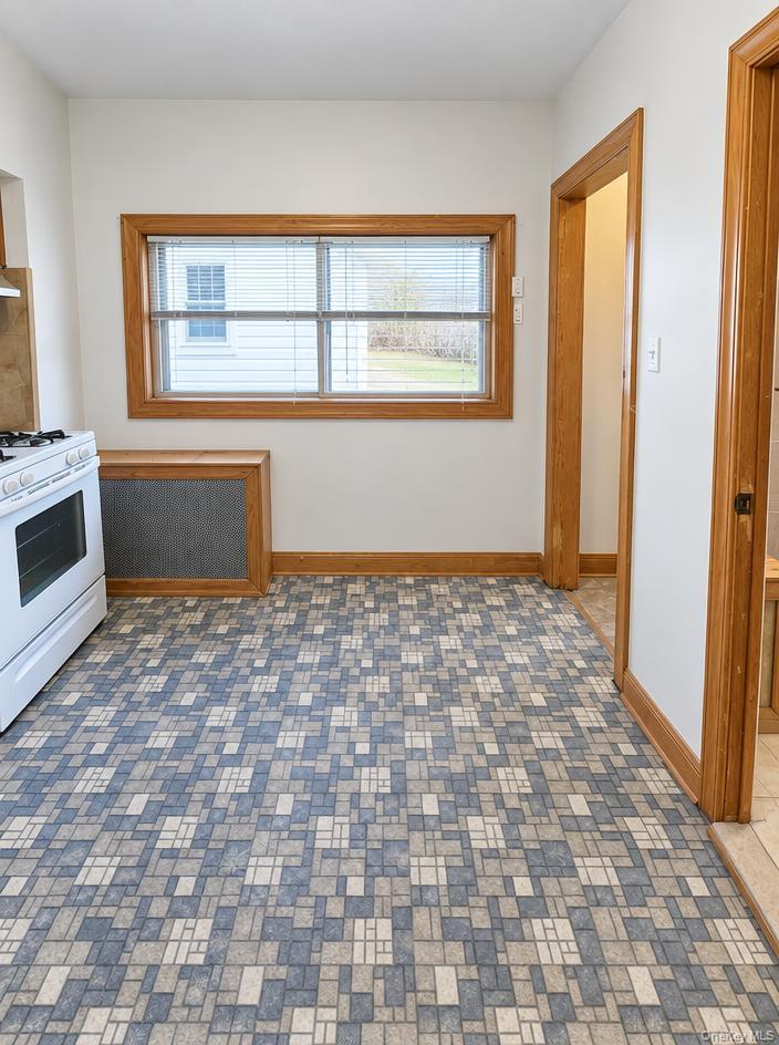 138-12 Whitelaw Street Property Photo 11