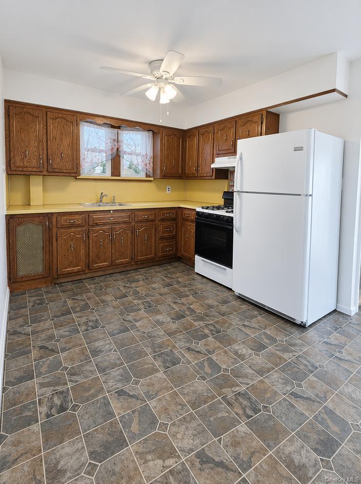 138-12 Whitelaw Street Property Photo 18