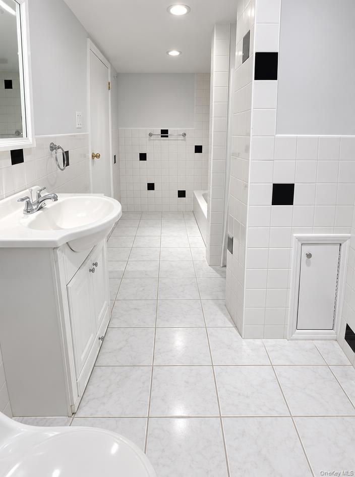 138-12 Whitelaw Street Property Photo 26