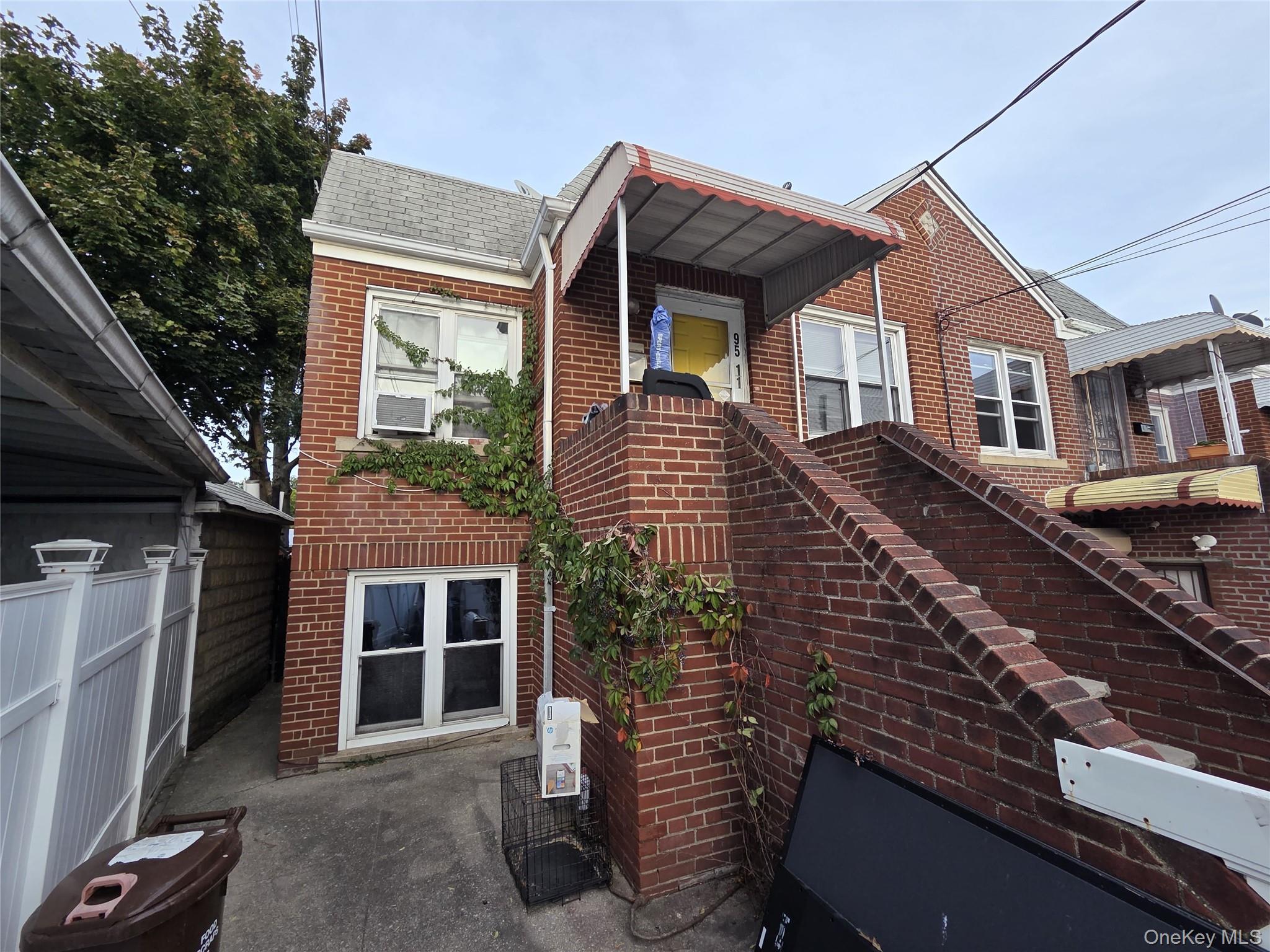 9511 97th Street Property Photo 2