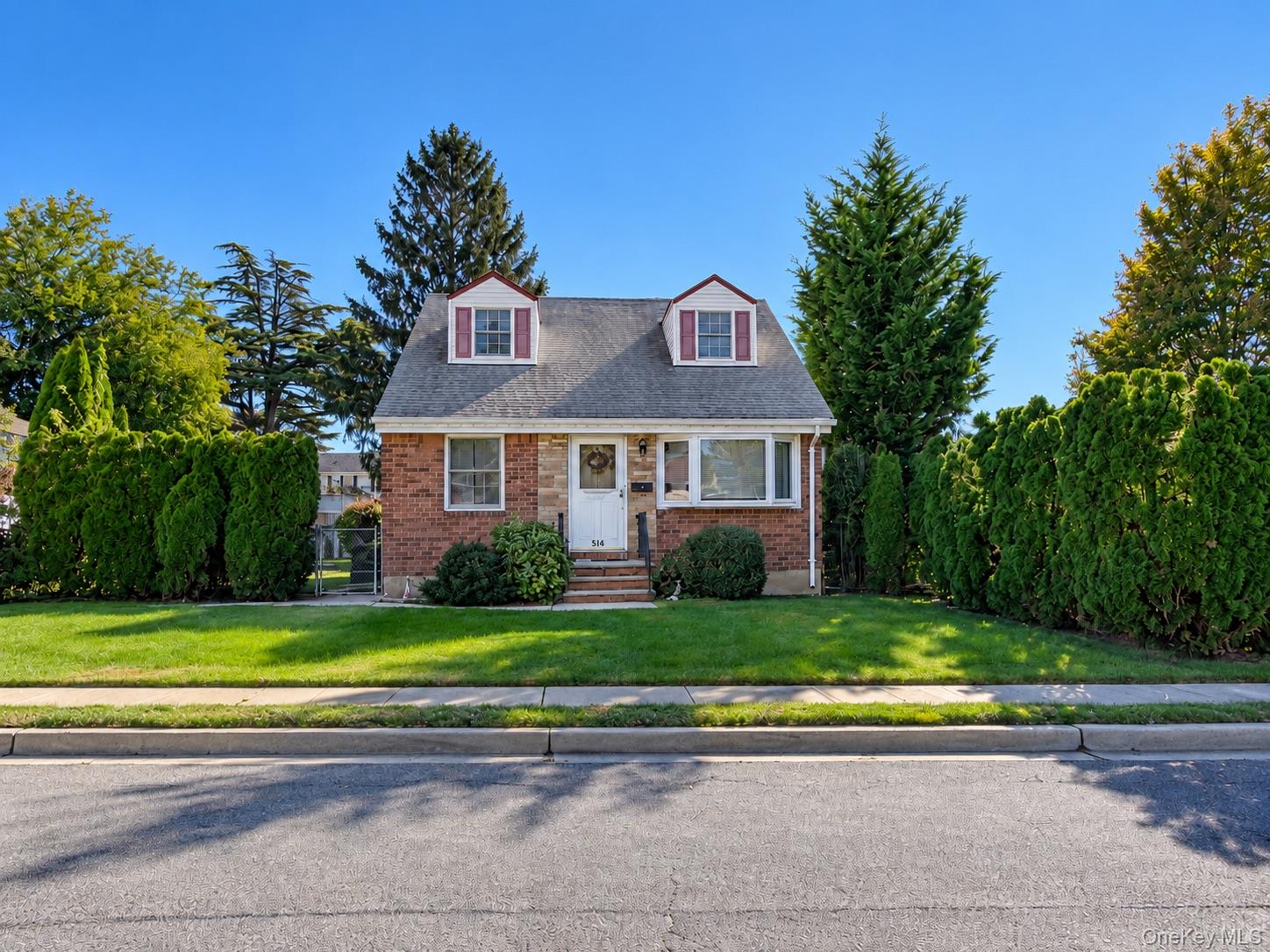 256 9th Street Property Photo 1