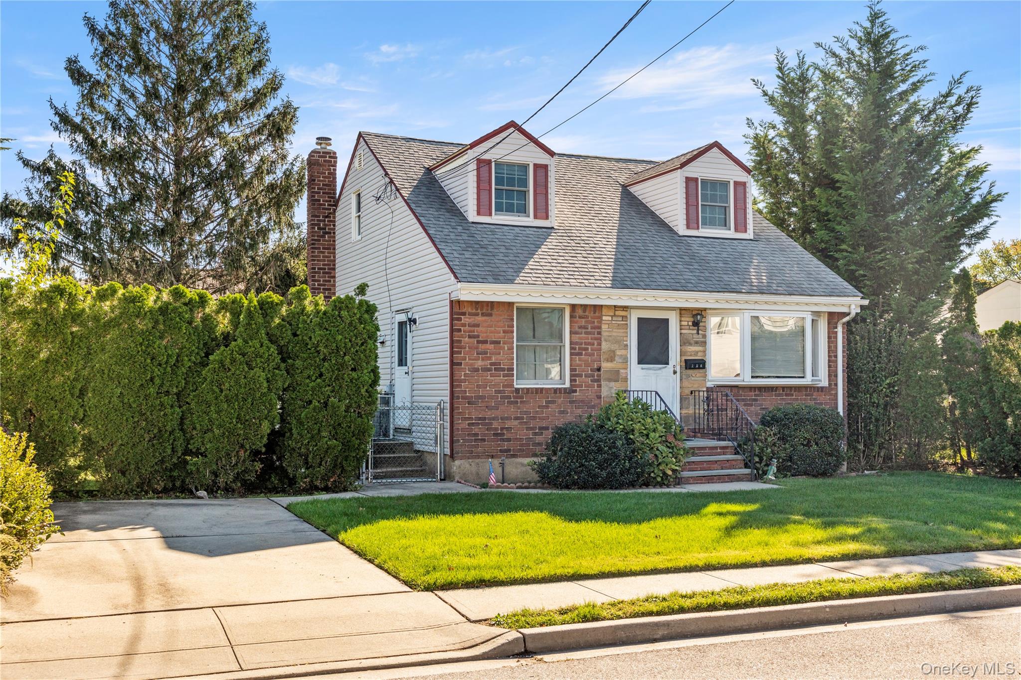 256 9th Street Property Photo 2