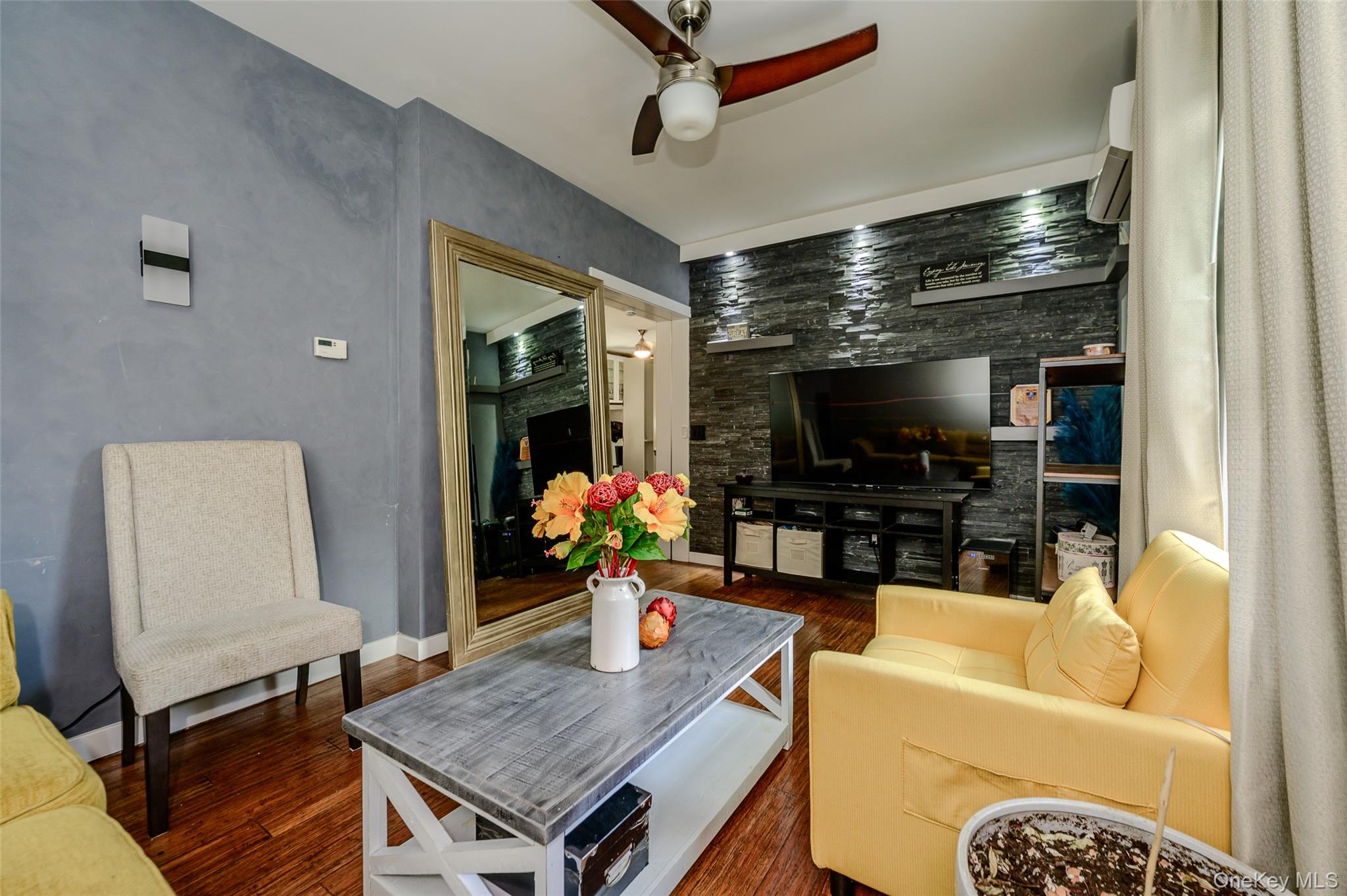 48 Clarendon Avenue Property Photo 5