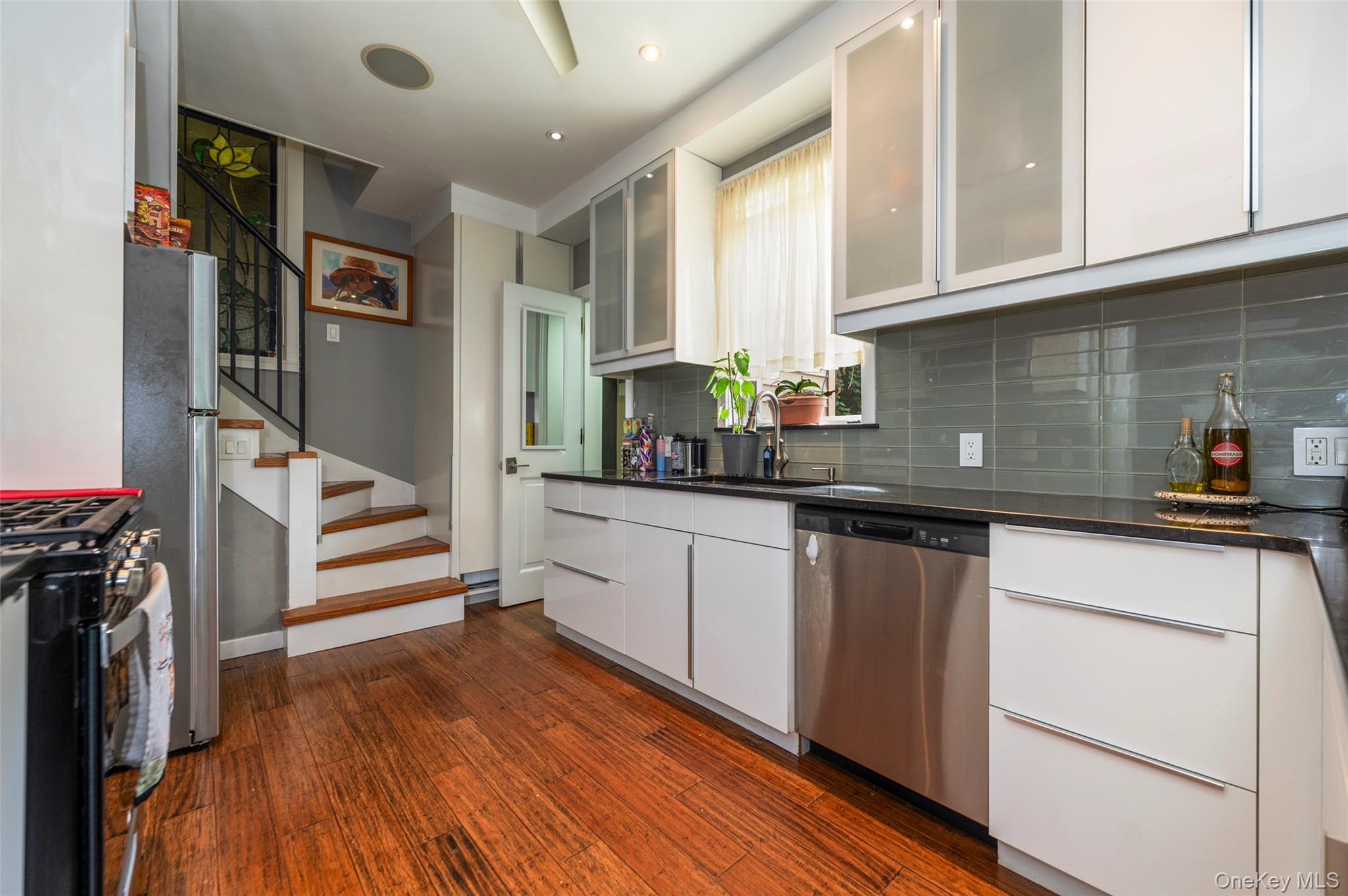 48 Clarendon Avenue Property Photo 8