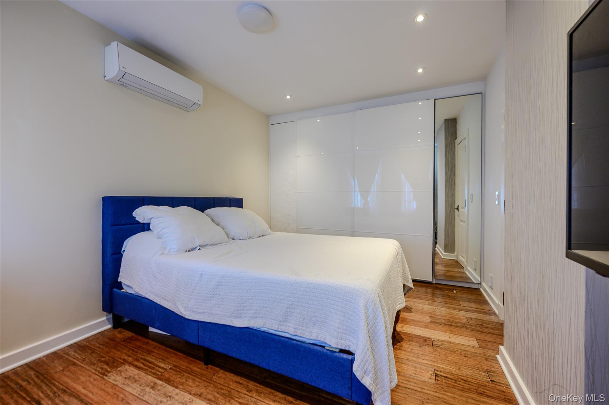 48 Clarendon Avenue Property Photo 13