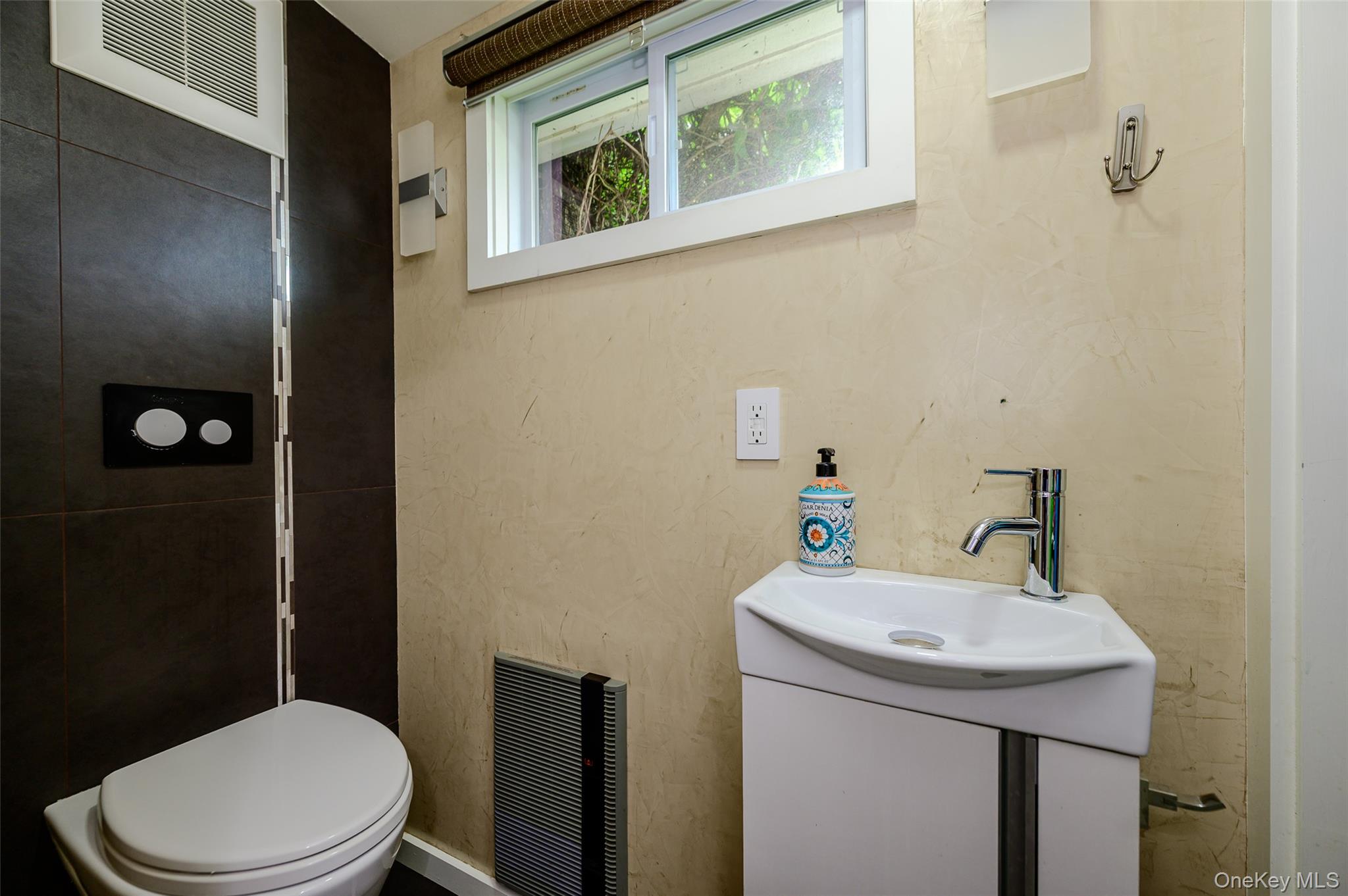 48 Clarendon Avenue Property Photo 15