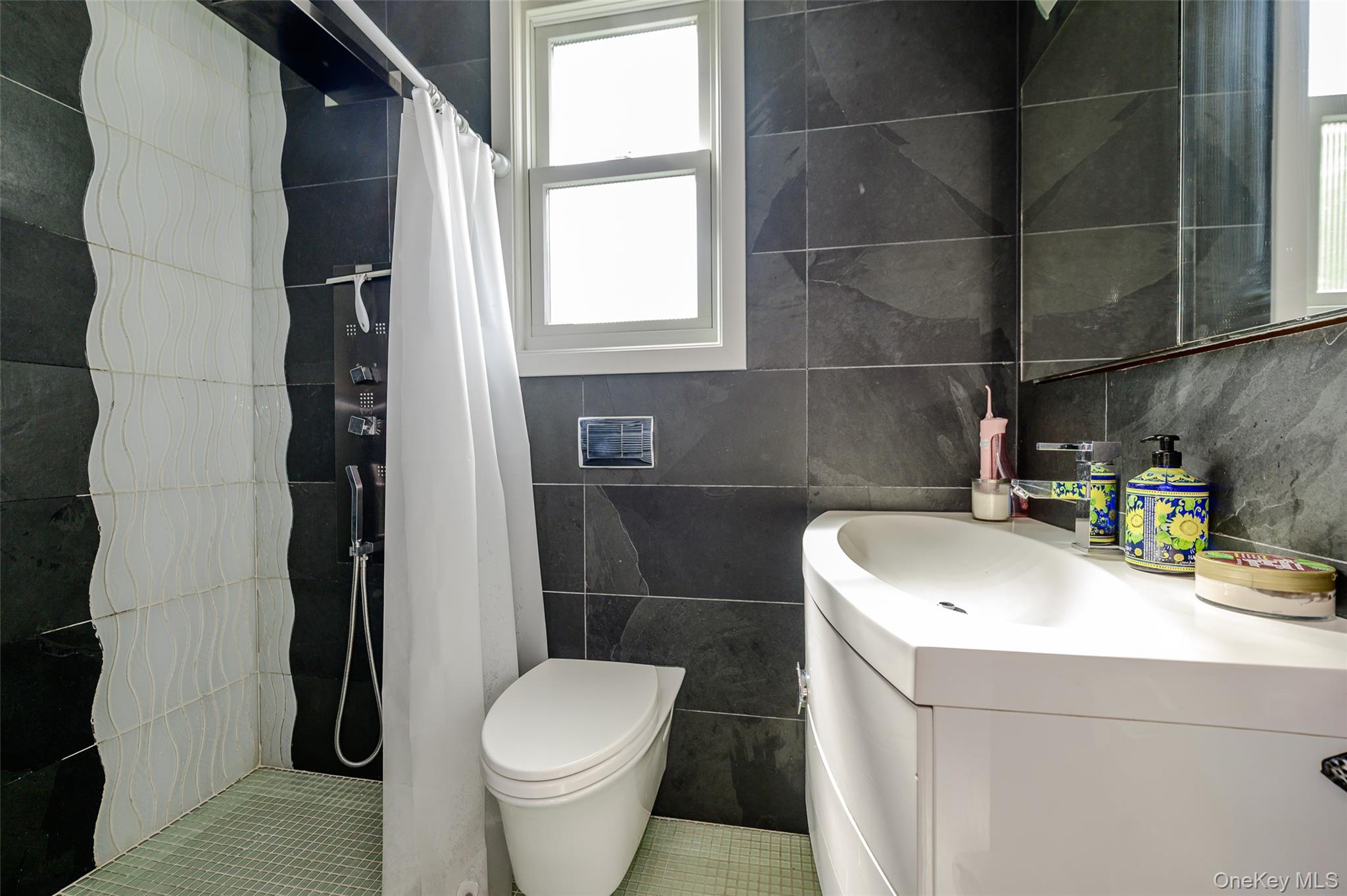 48 Clarendon Avenue Property Photo 16
