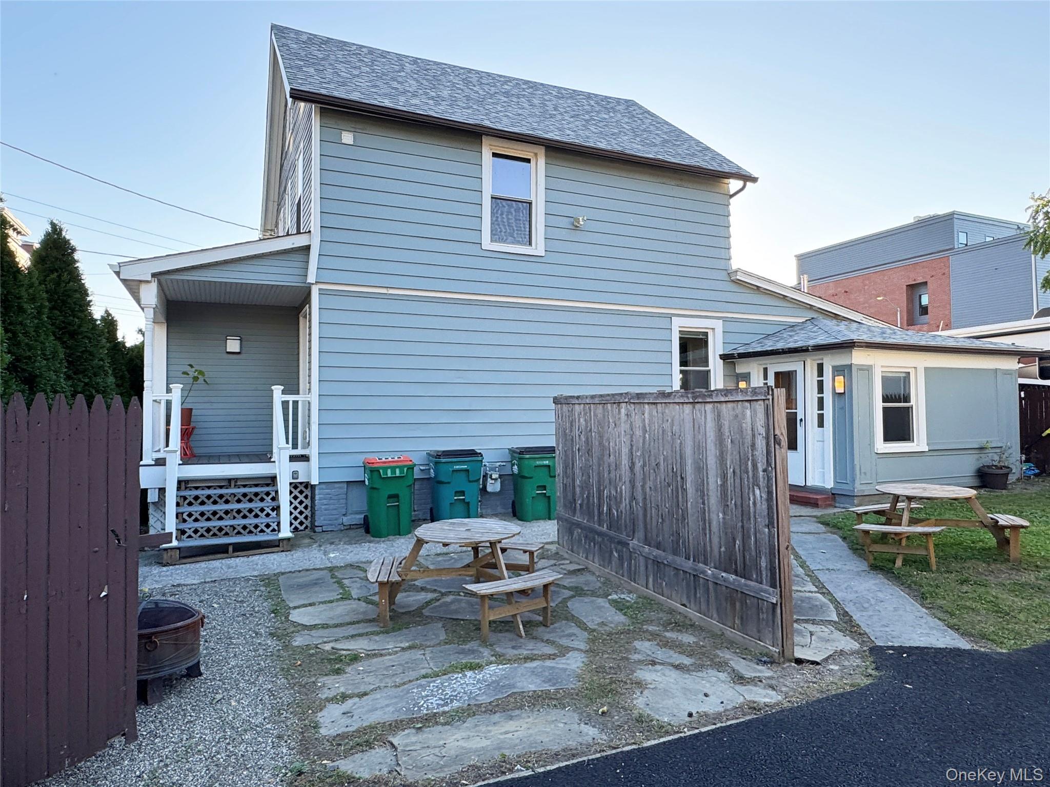 5 N Elm Street B Property Photo 1