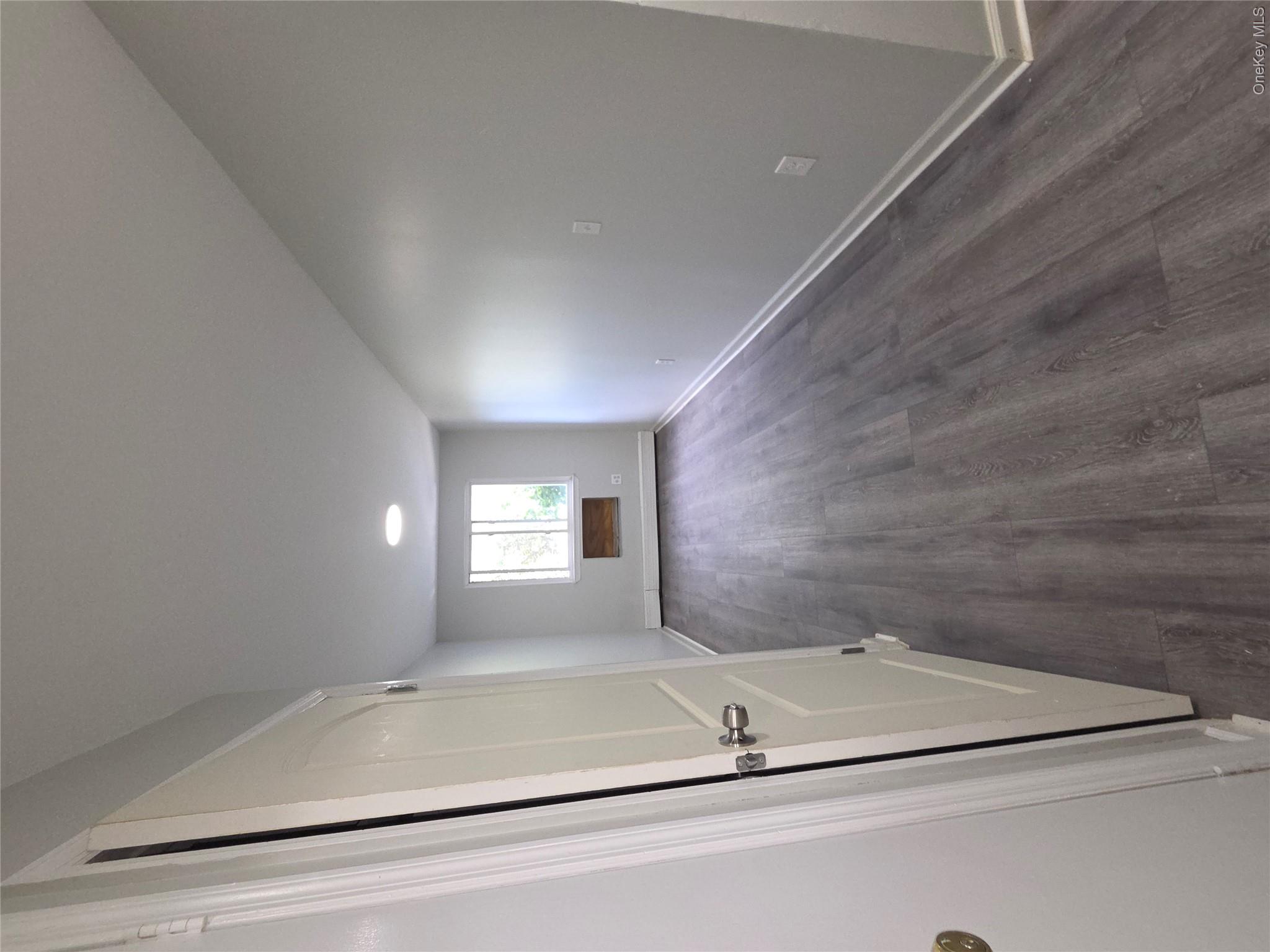 875 Cauldwell Avenue Property Photo 6