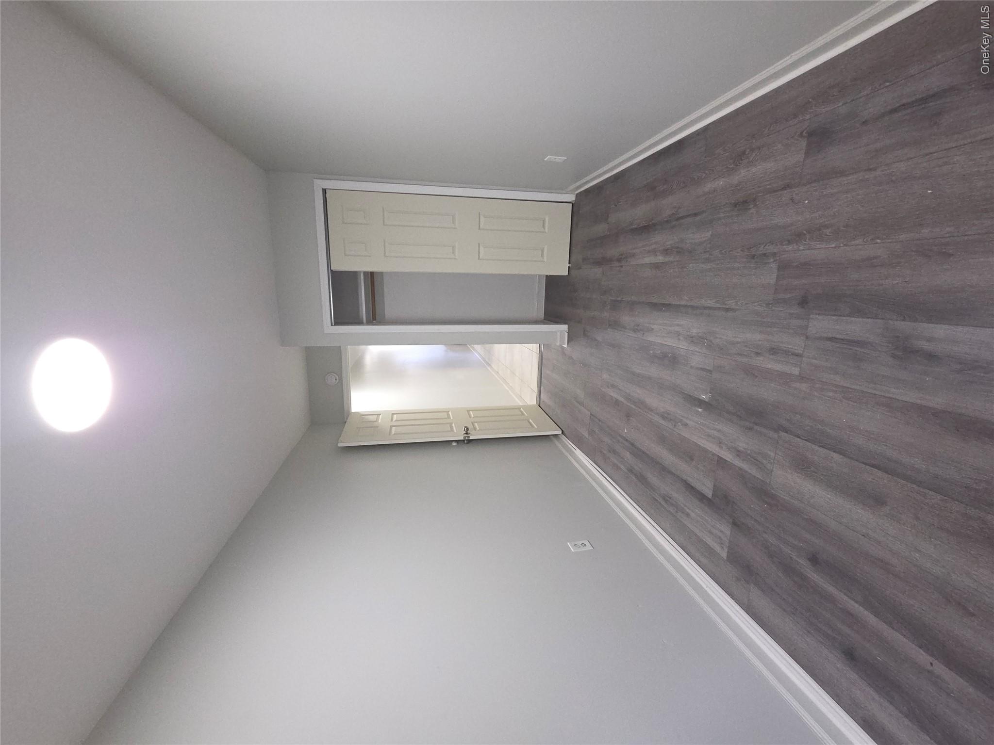 875 Cauldwell Avenue Property Photo 8