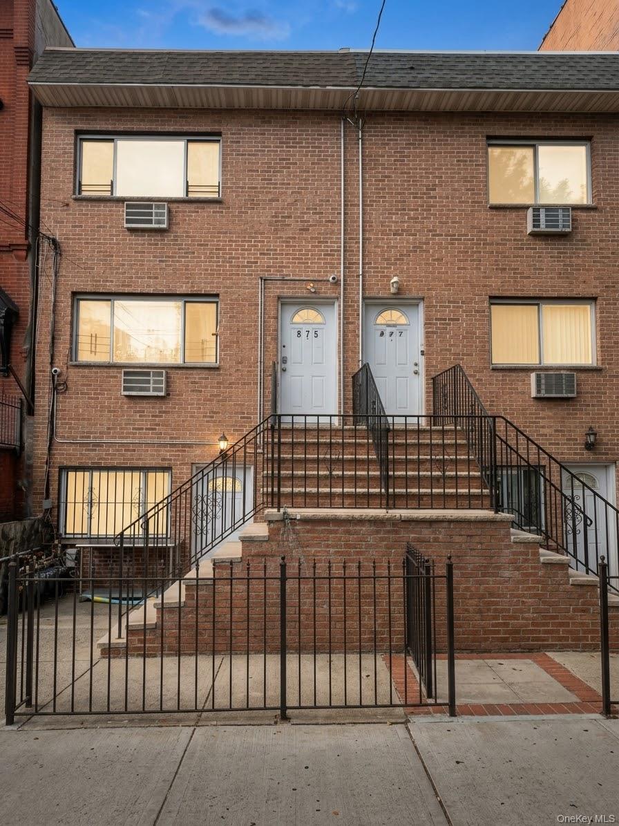 875 Cauldwell Avenue Property Photo 14