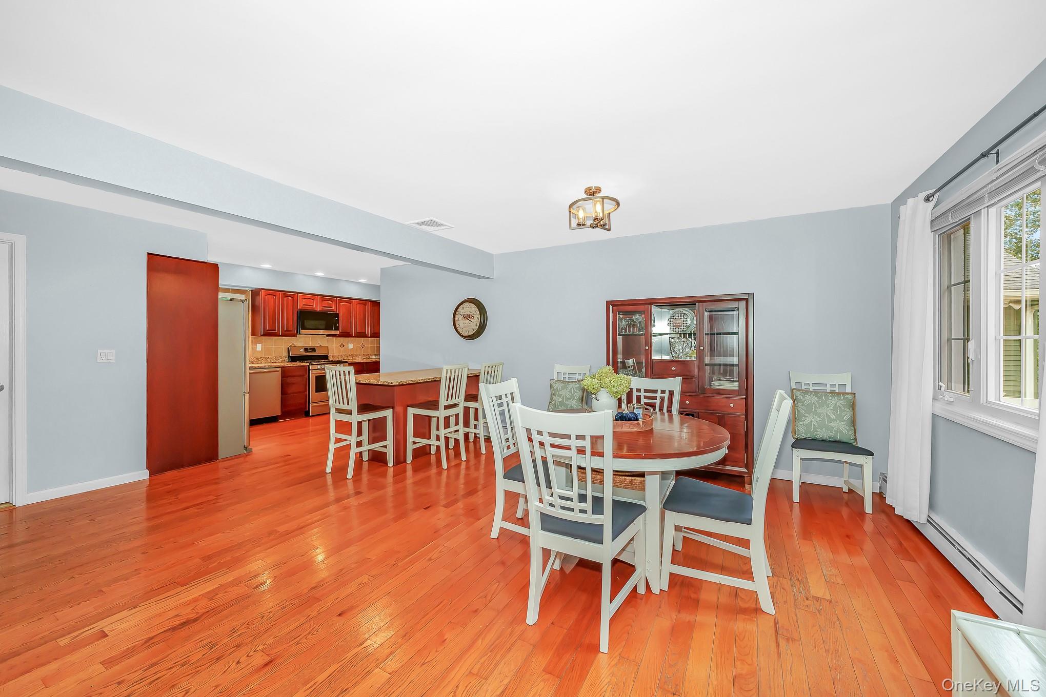 1675 Cornelius Avenue Property Photo 3