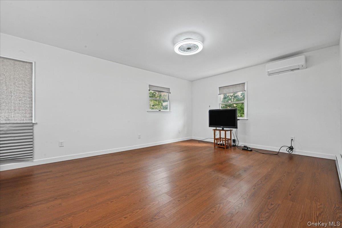 132 Commonwealth Drive Property Photo 13