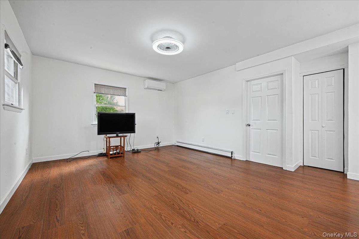 132 Commonwealth Drive Property Photo 14