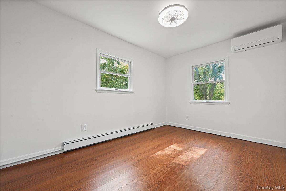 132 Commonwealth Drive Property Photo 16