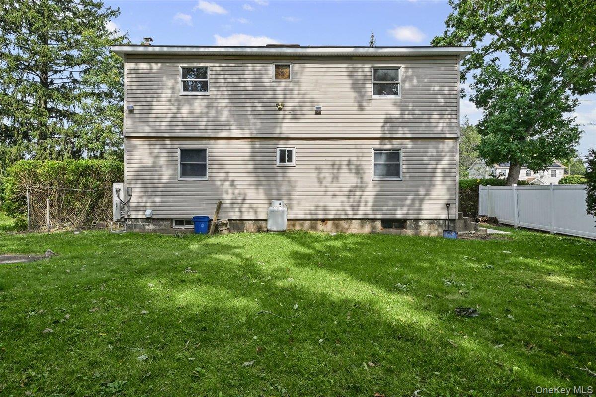 132 Commonwealth Drive Property Photo 25