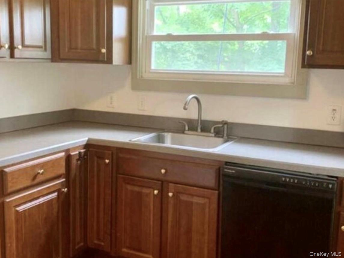 12 Alice Street Property Photo 4