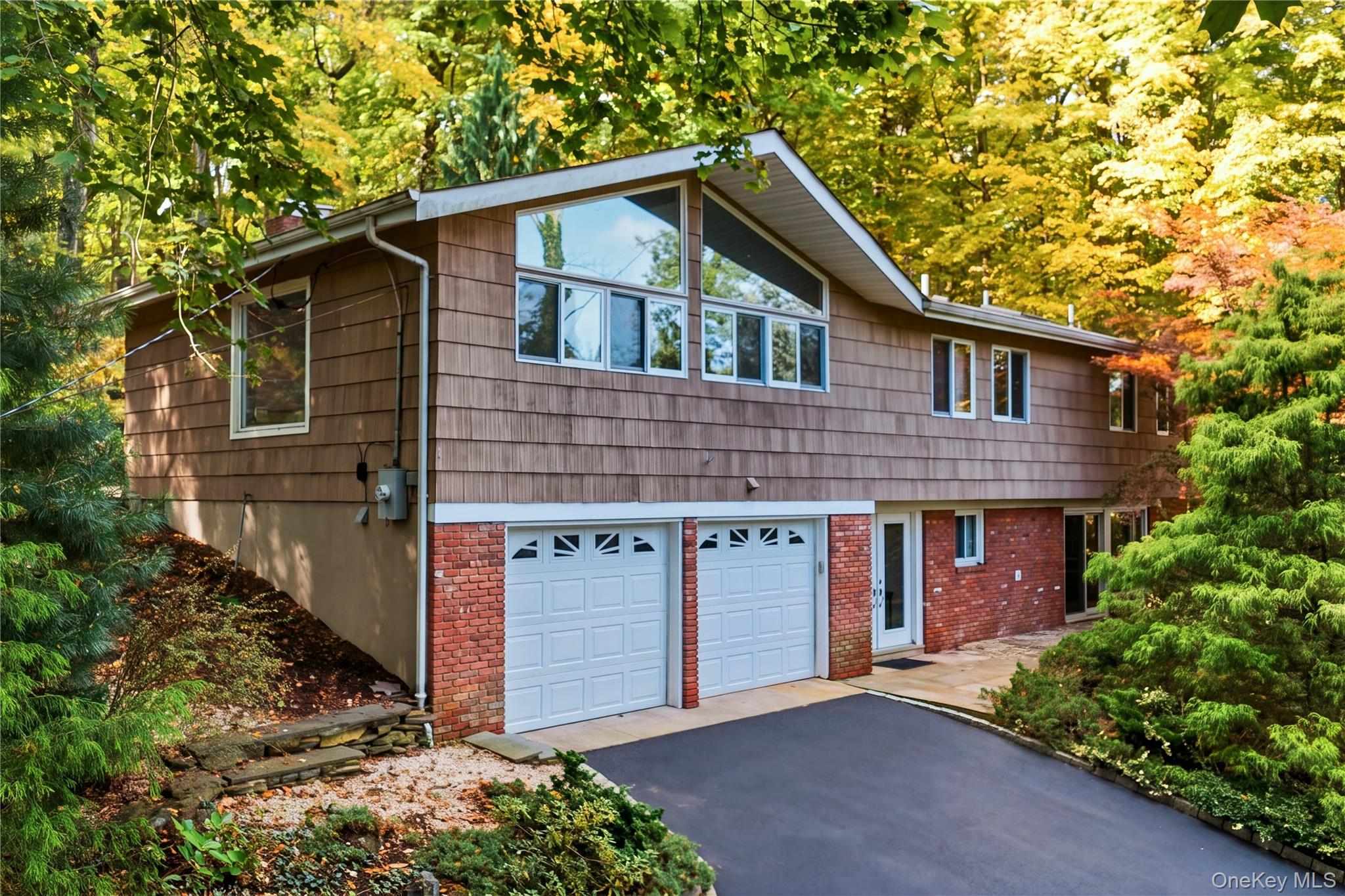 12 Sandy Hollow Road Property Photo 1