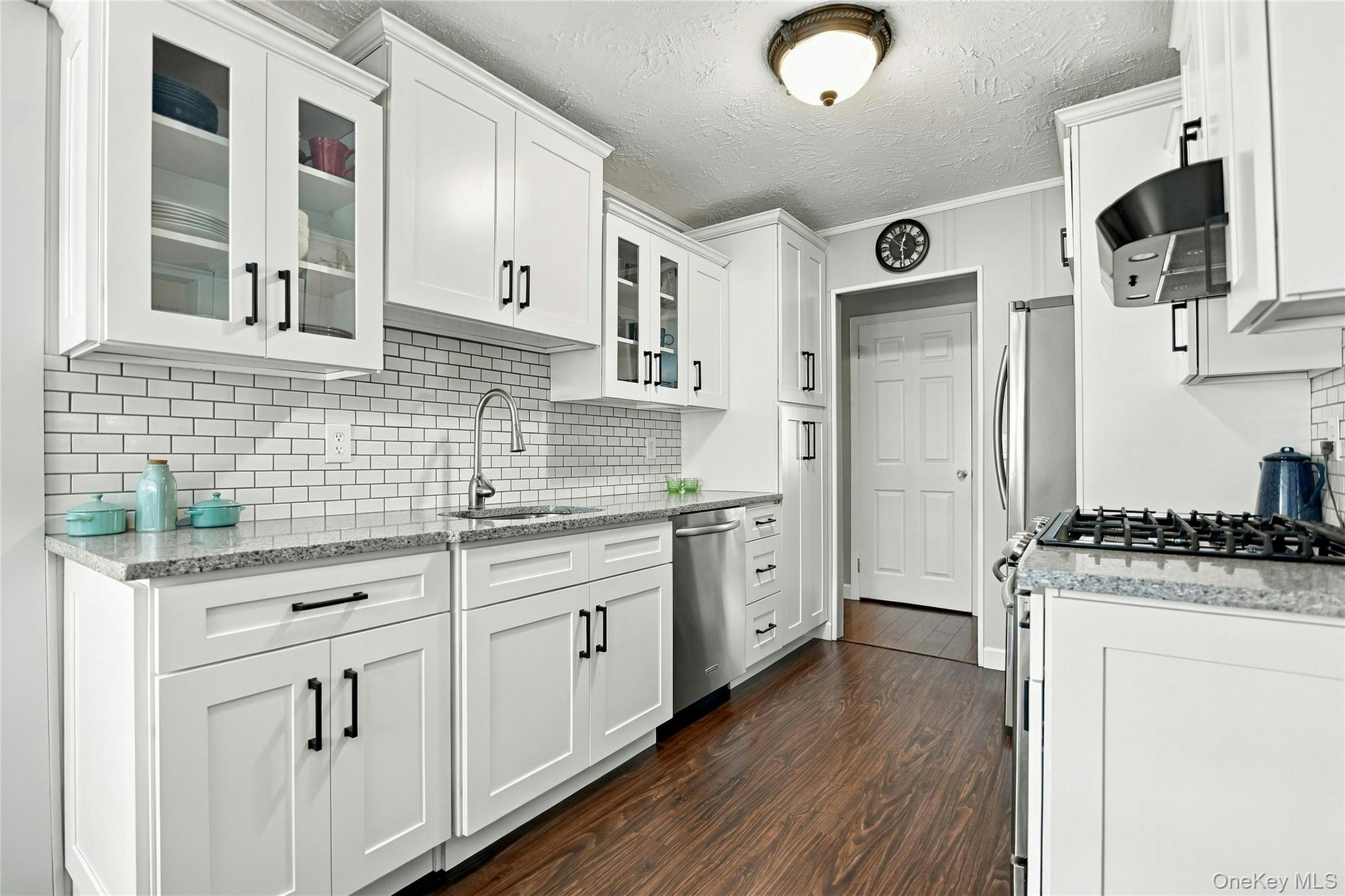 71 W 14th Street Property Photo 7