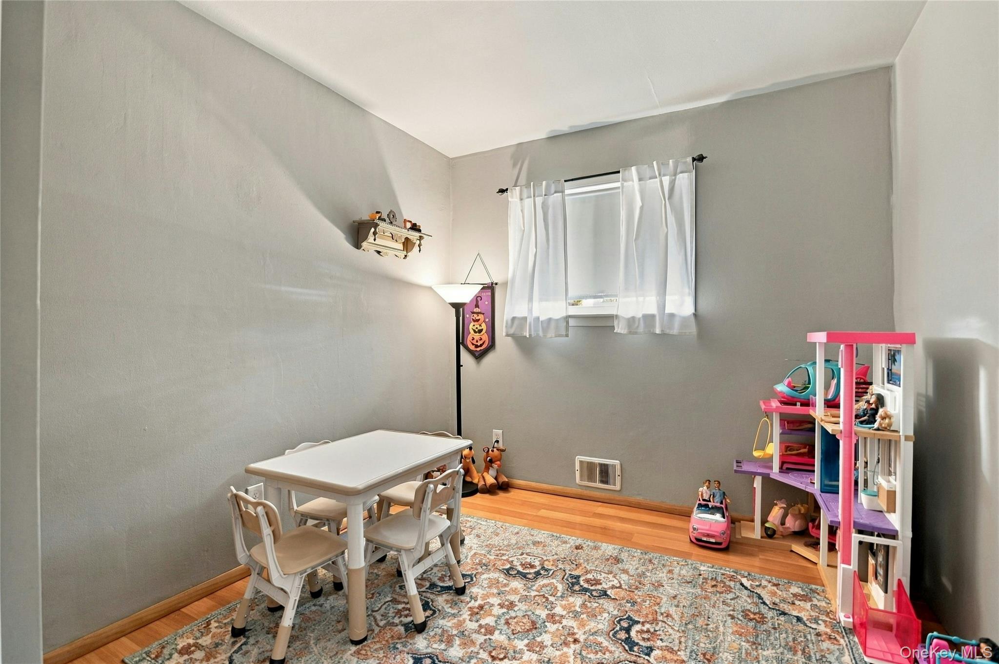 71 W 14th Street Property Photo 15