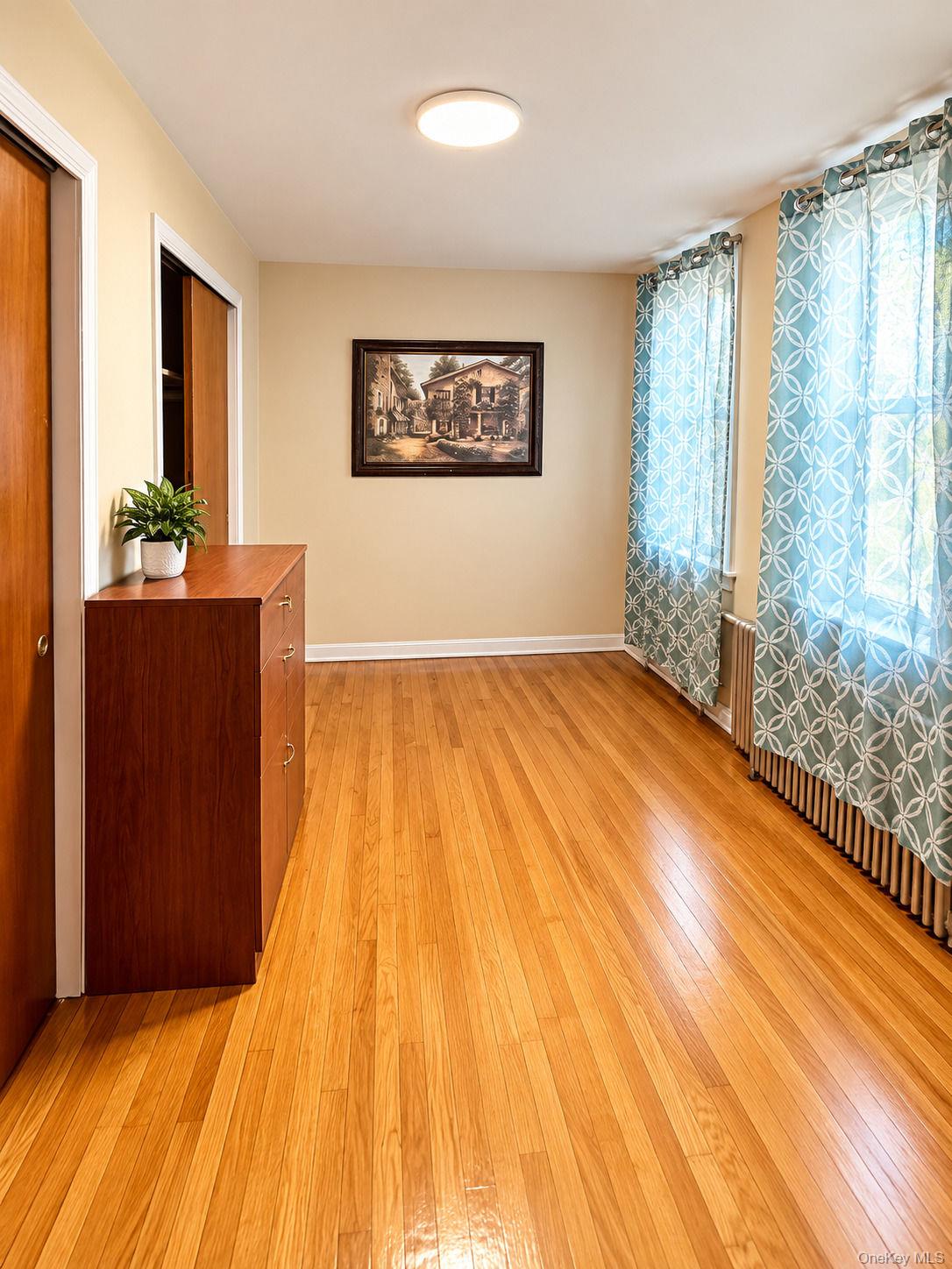 690 E 240th Street Property Photo 4