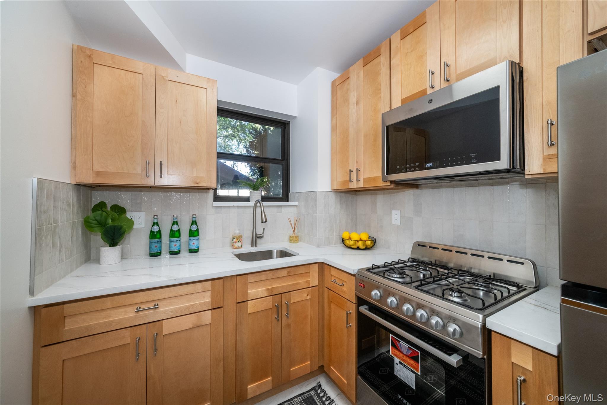98 Pearsall Drive 1c Property Photo 9