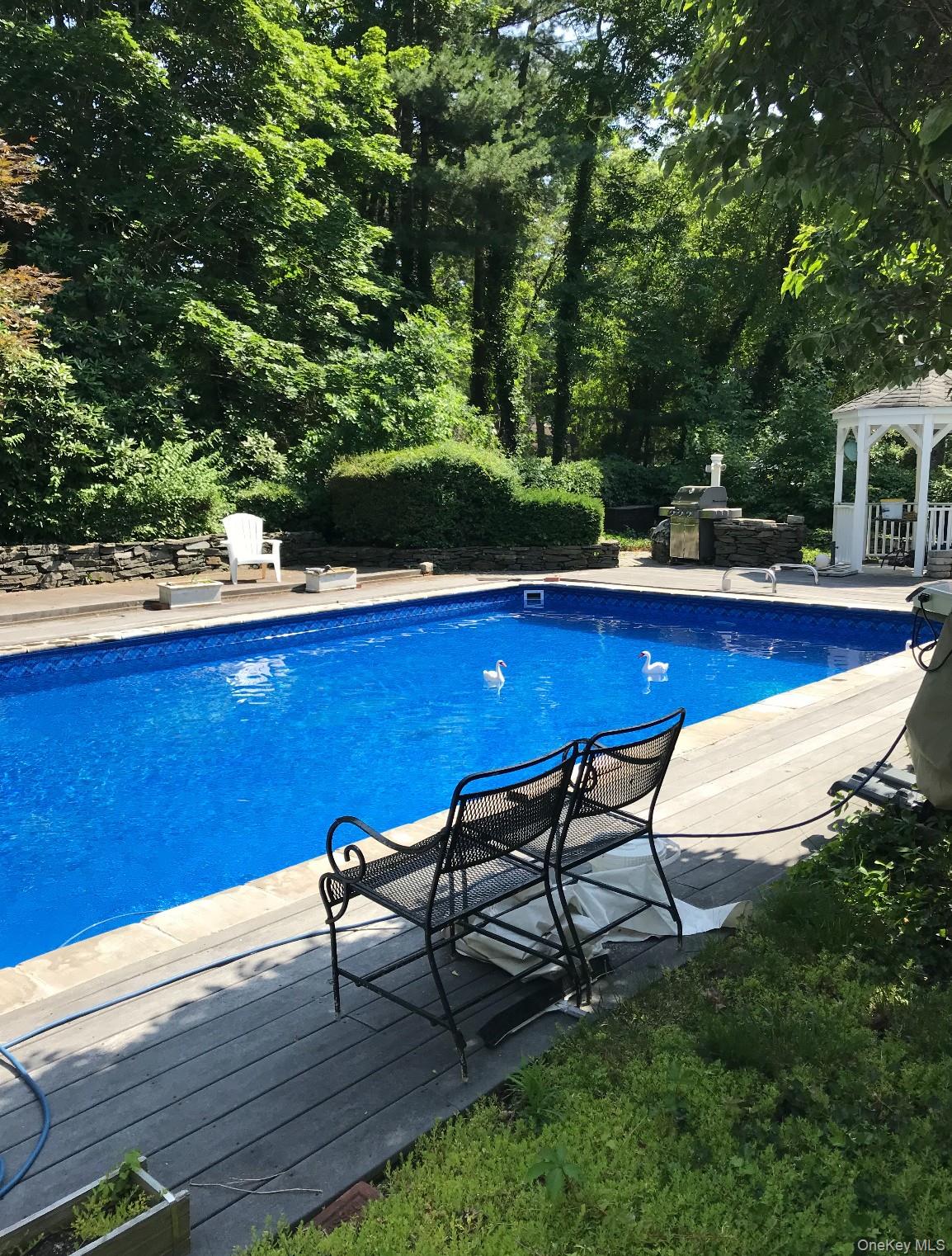 2 Three Pond Road Property Photo 40