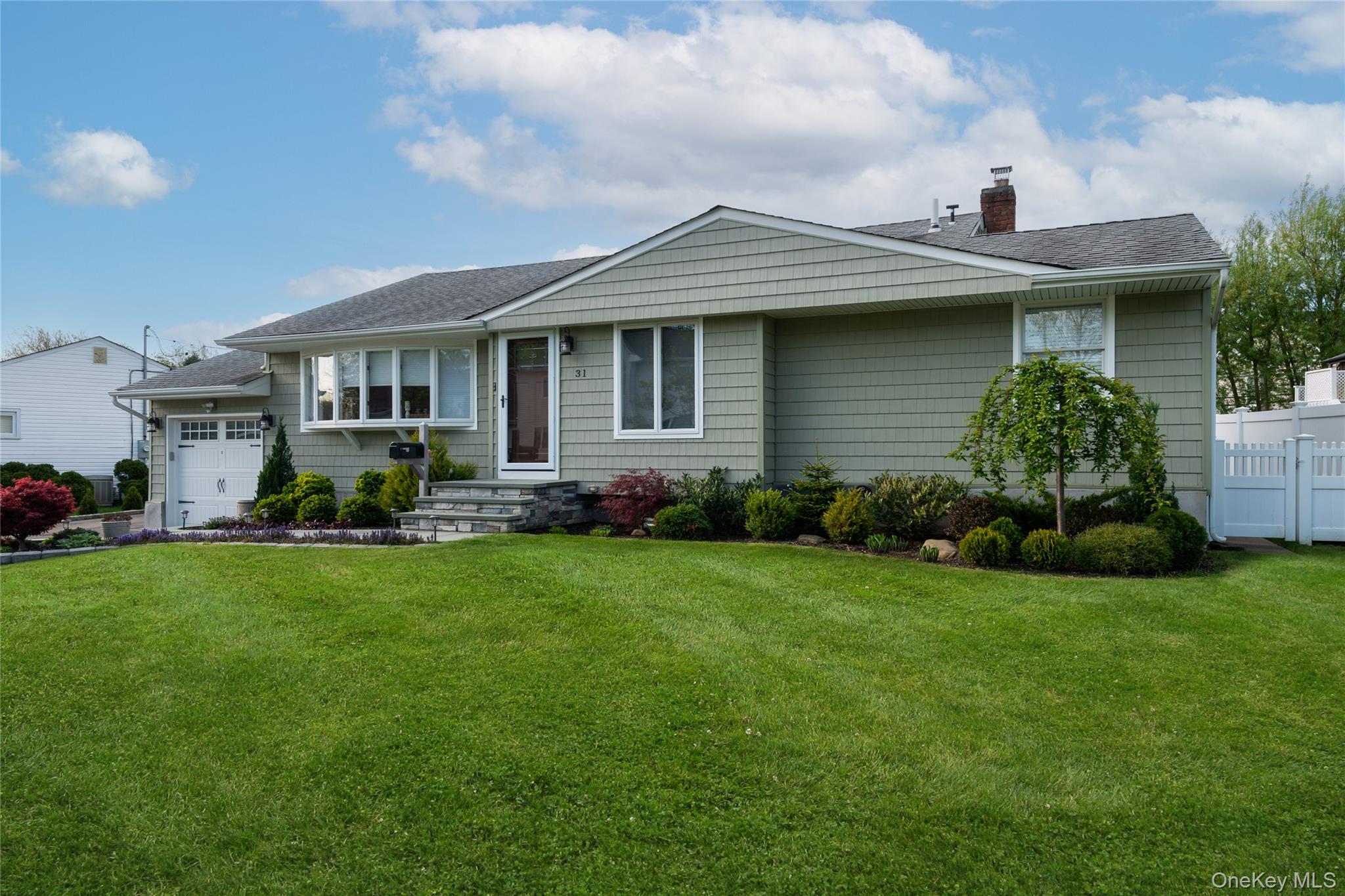 31 Garden Circle Property Photo 2