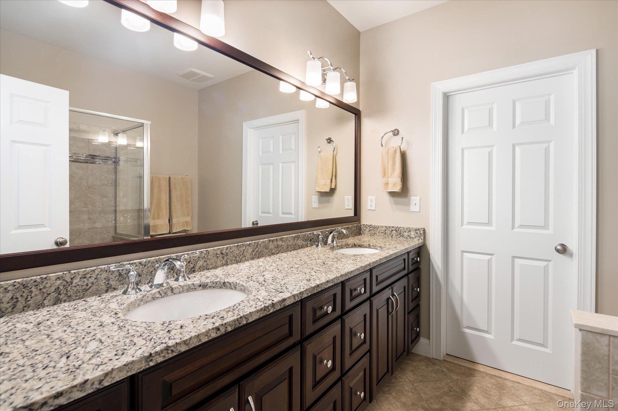 13 Bernheimer Lane Property Photo 18