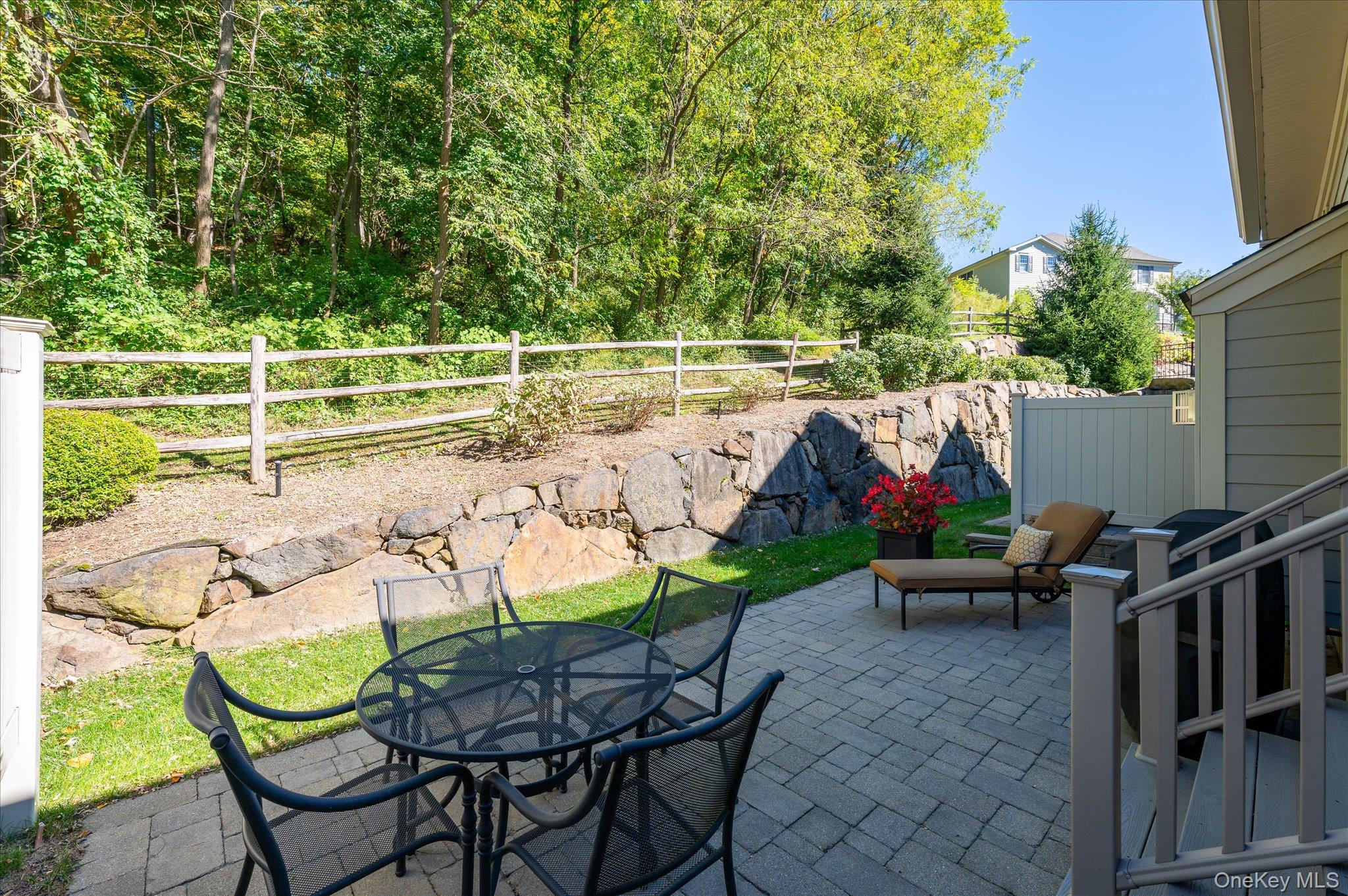 13 Bernheimer Lane Property Photo 27