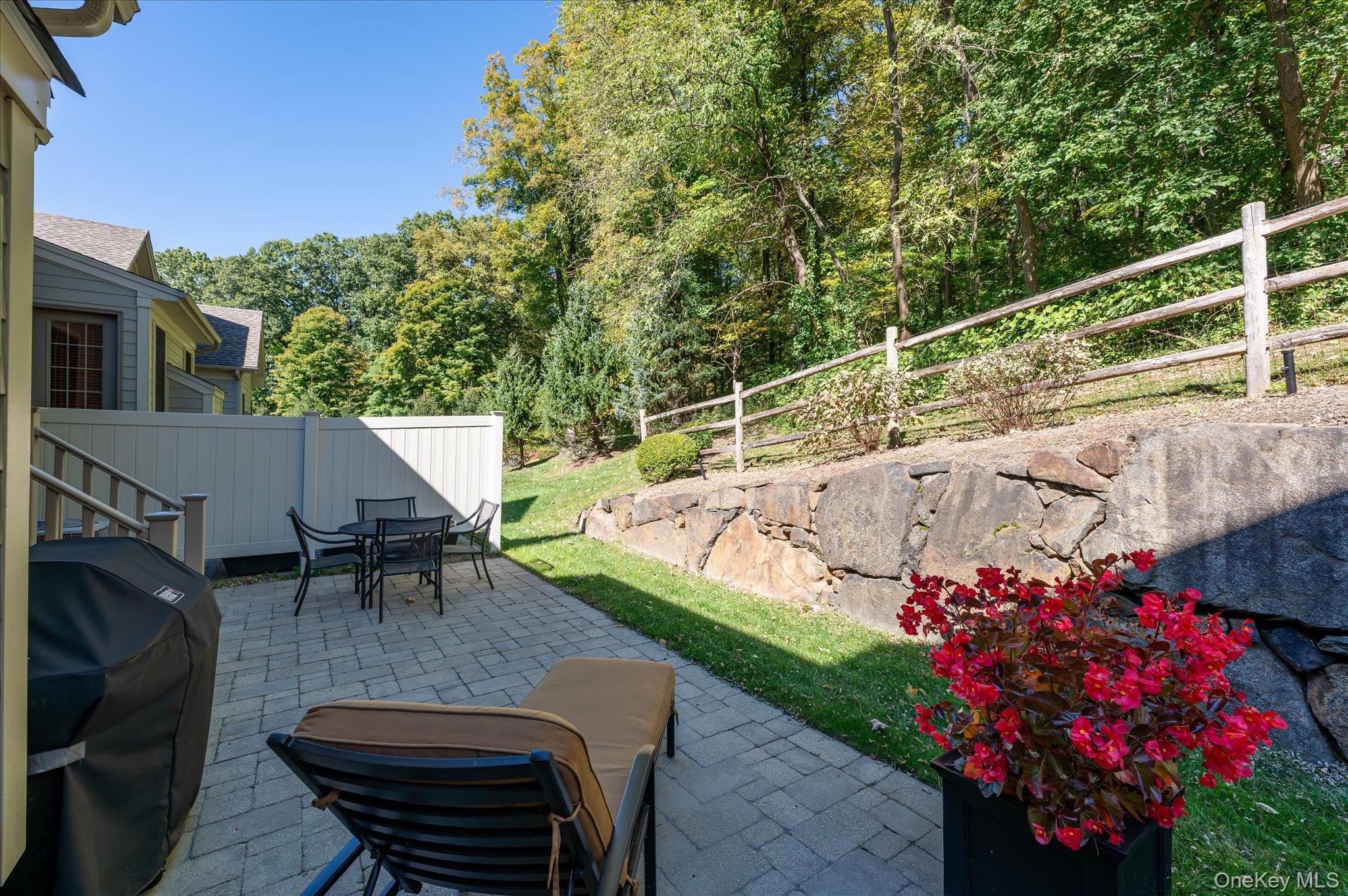 13 Bernheimer Lane Property Photo 30
