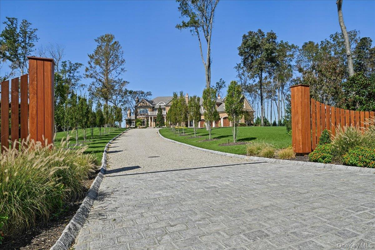 1 Hunters Way Property Photo 3