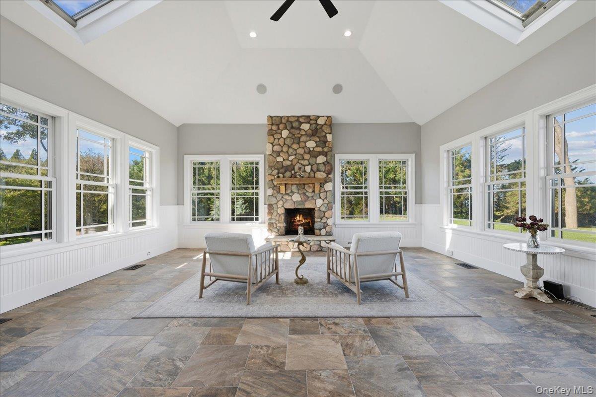 1 Hunters Way Property Photo 8