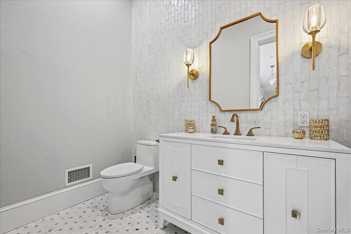 1 Hunters Way Property Photo 15