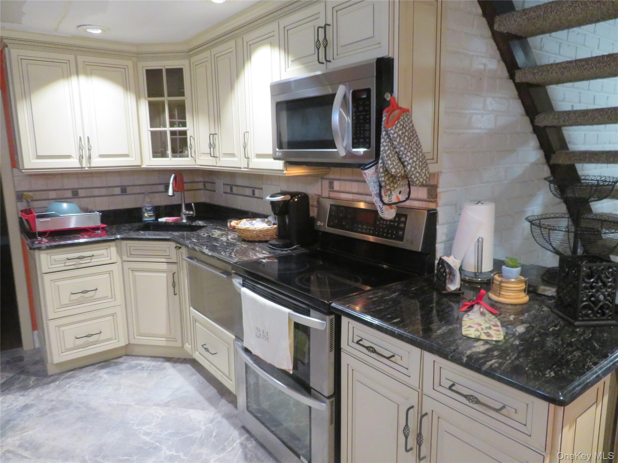 92 Split Cedar Drive Property Photo 18