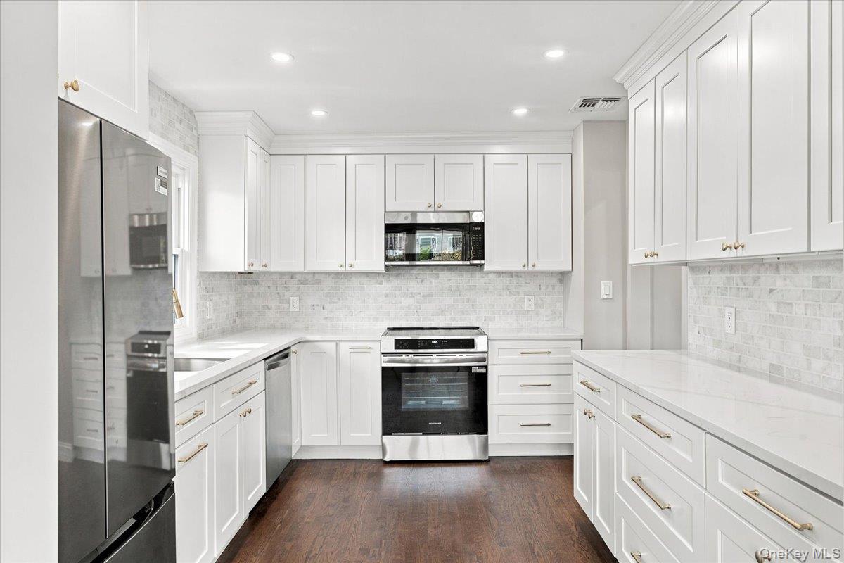 9 John Street Property Photo 6