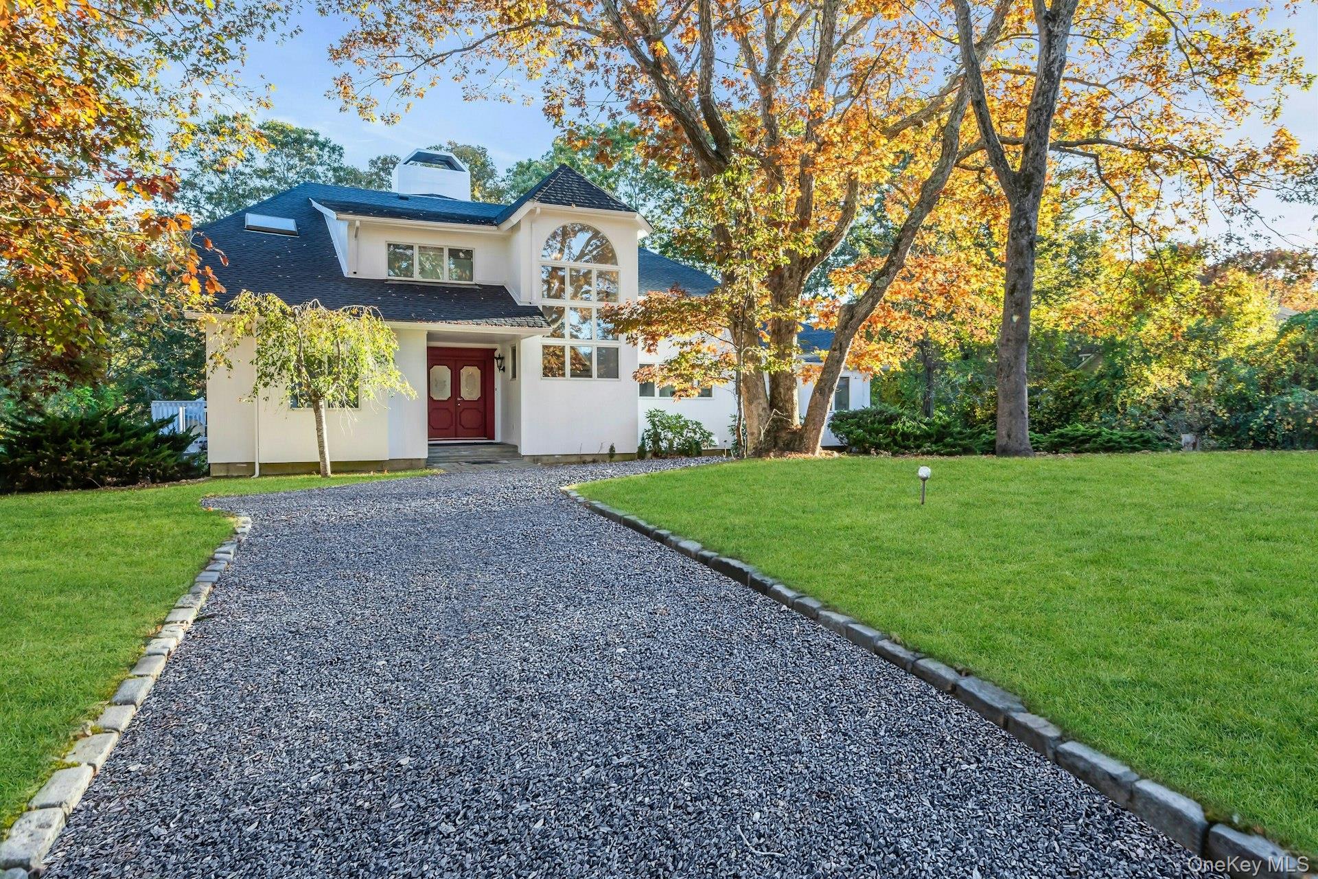 19 Bay Woods Drive Property Photo 2