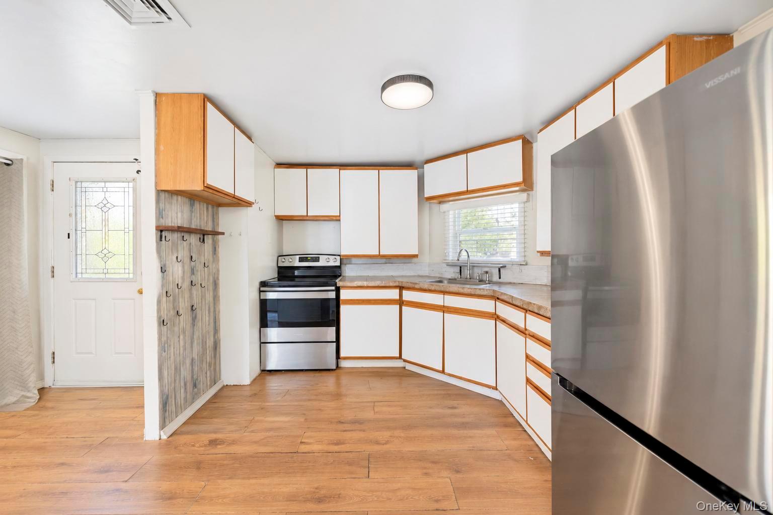 50 Hewlett Drive Property Photo 15