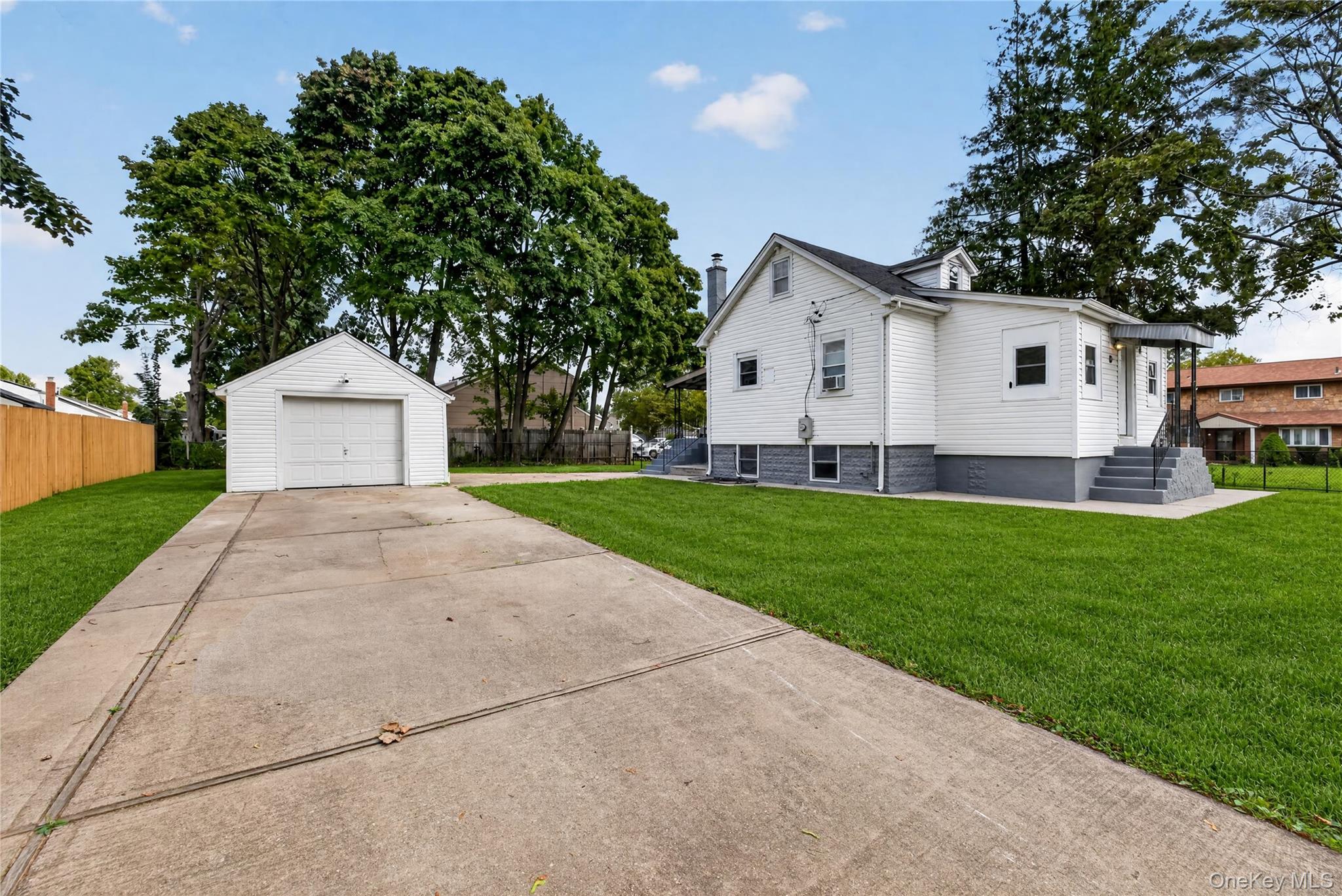 75 Apricot Street Property Photo 1