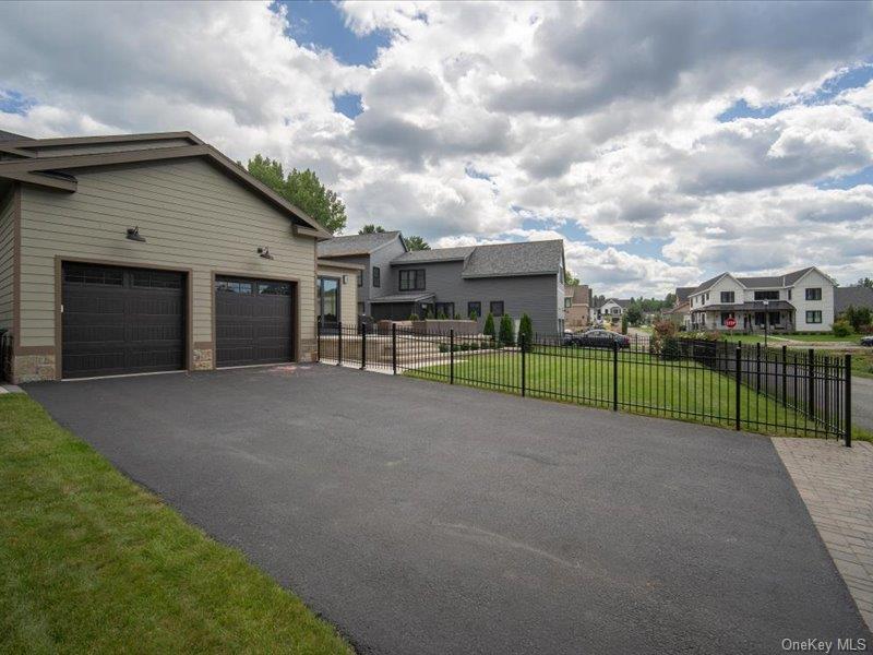 31 Oak Riidge Boulevard Property Photo 44