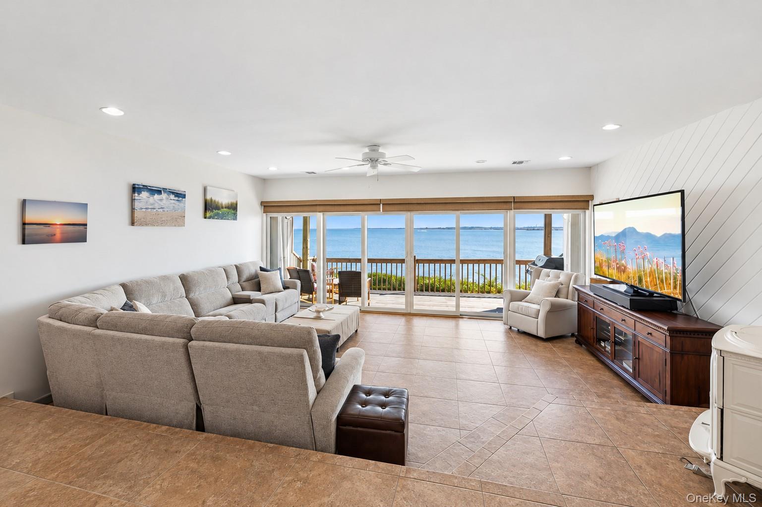 13 Waters Edge Property Photo 11