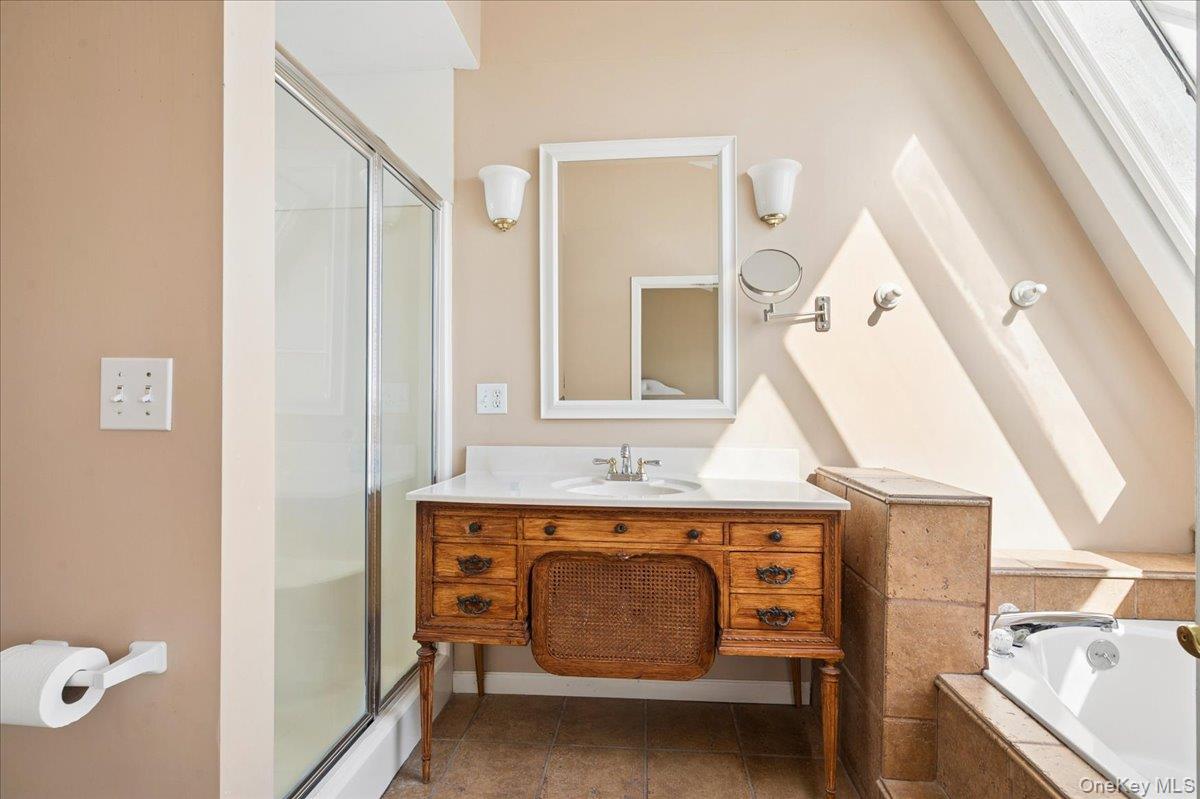 13 Waters Edge Property Photo 20