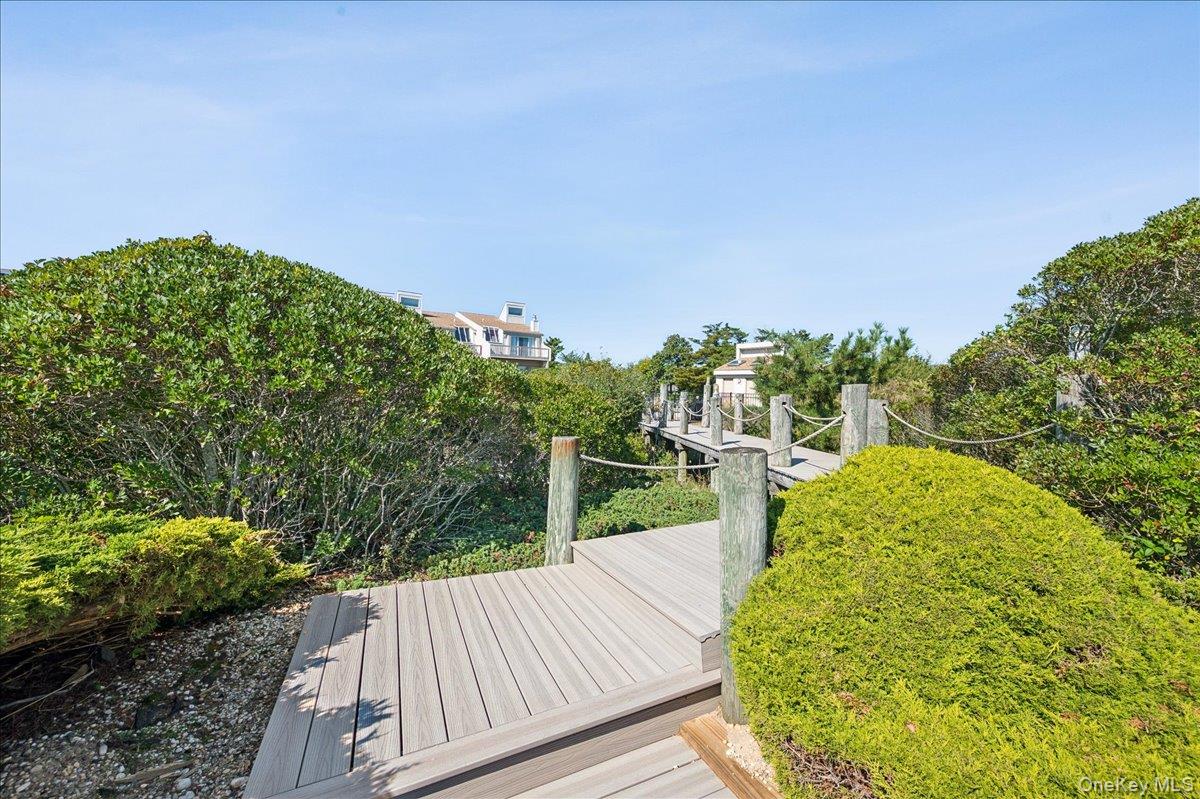 13 Waters Edge Property Photo 31