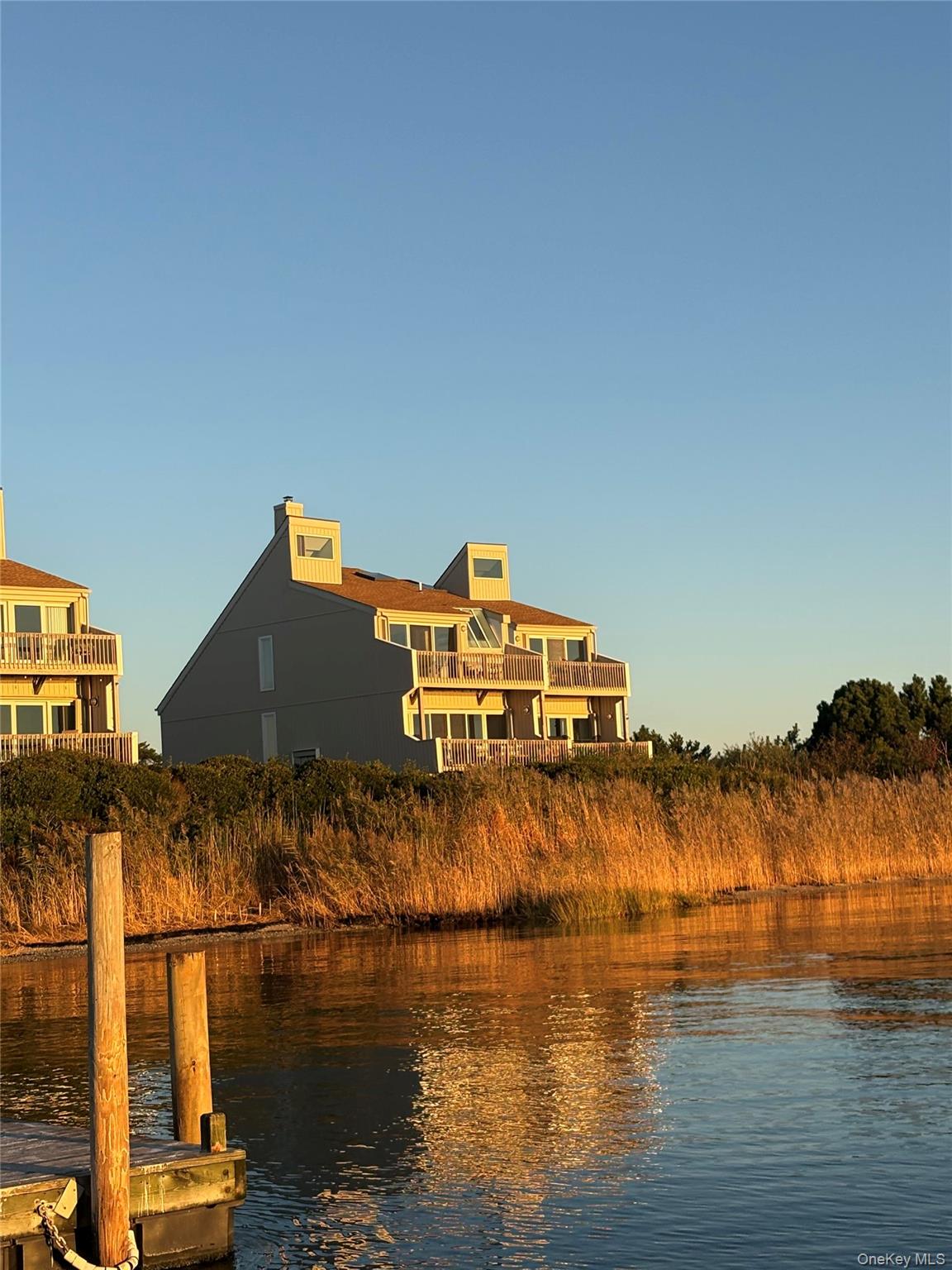 13 Waters Edge Property Photo 34