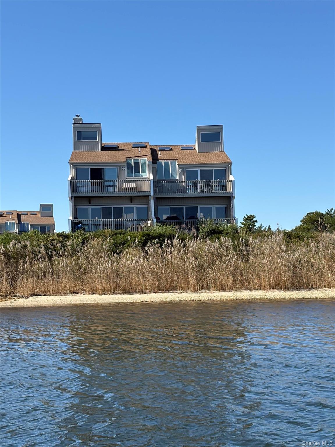 13 Waters Edge Property Photo 37