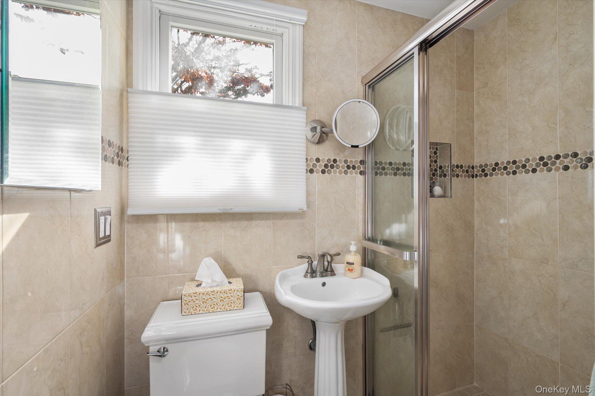 421 Oak Street Property Photo 12