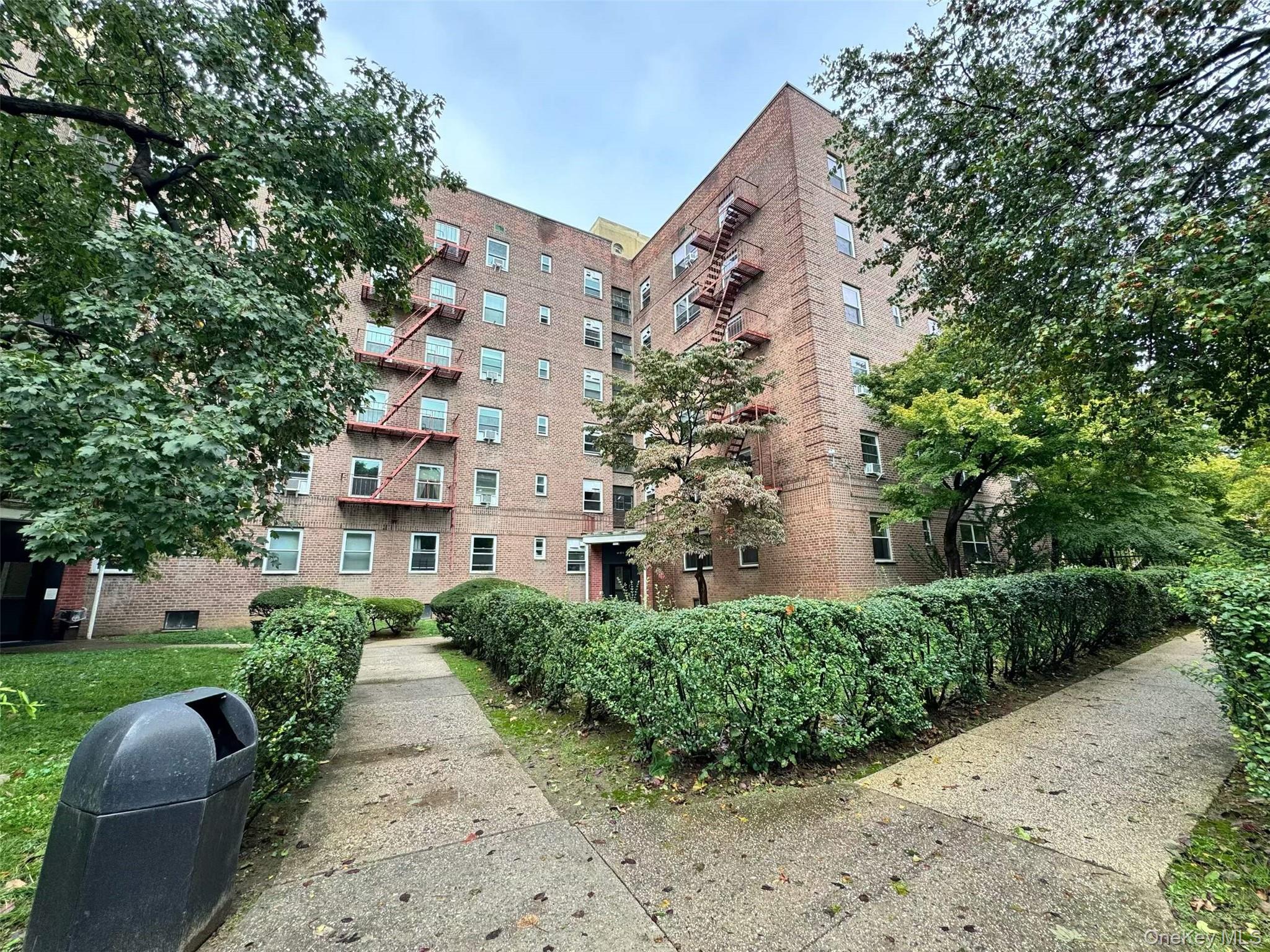 147-37 38 Avenue 16c Property Photo 1