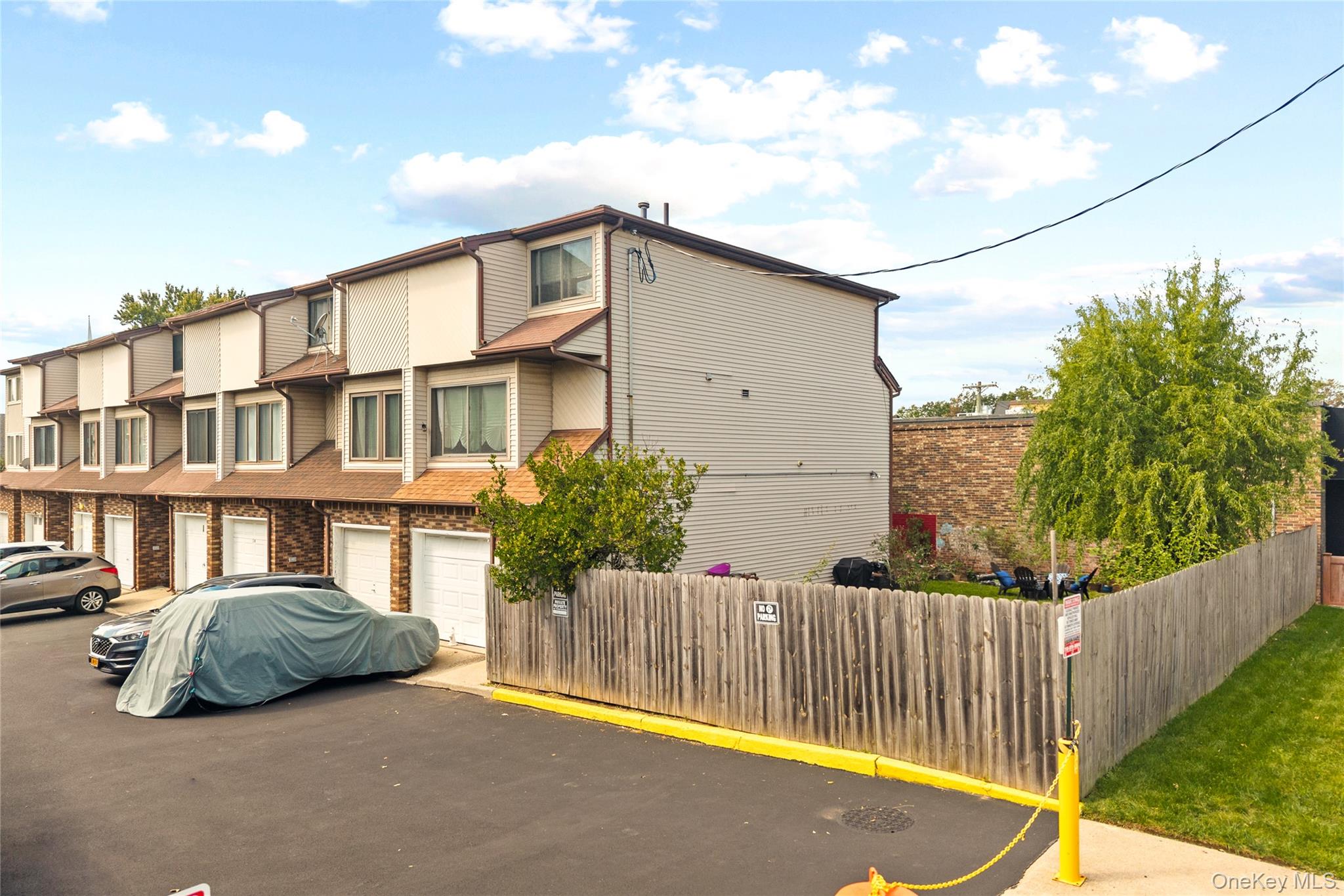 10 Lyndale Lane Property Photo 1