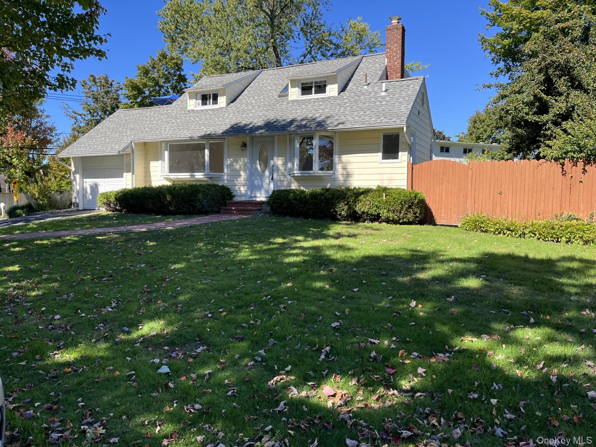 4 Elmont Lane Property Photo 1